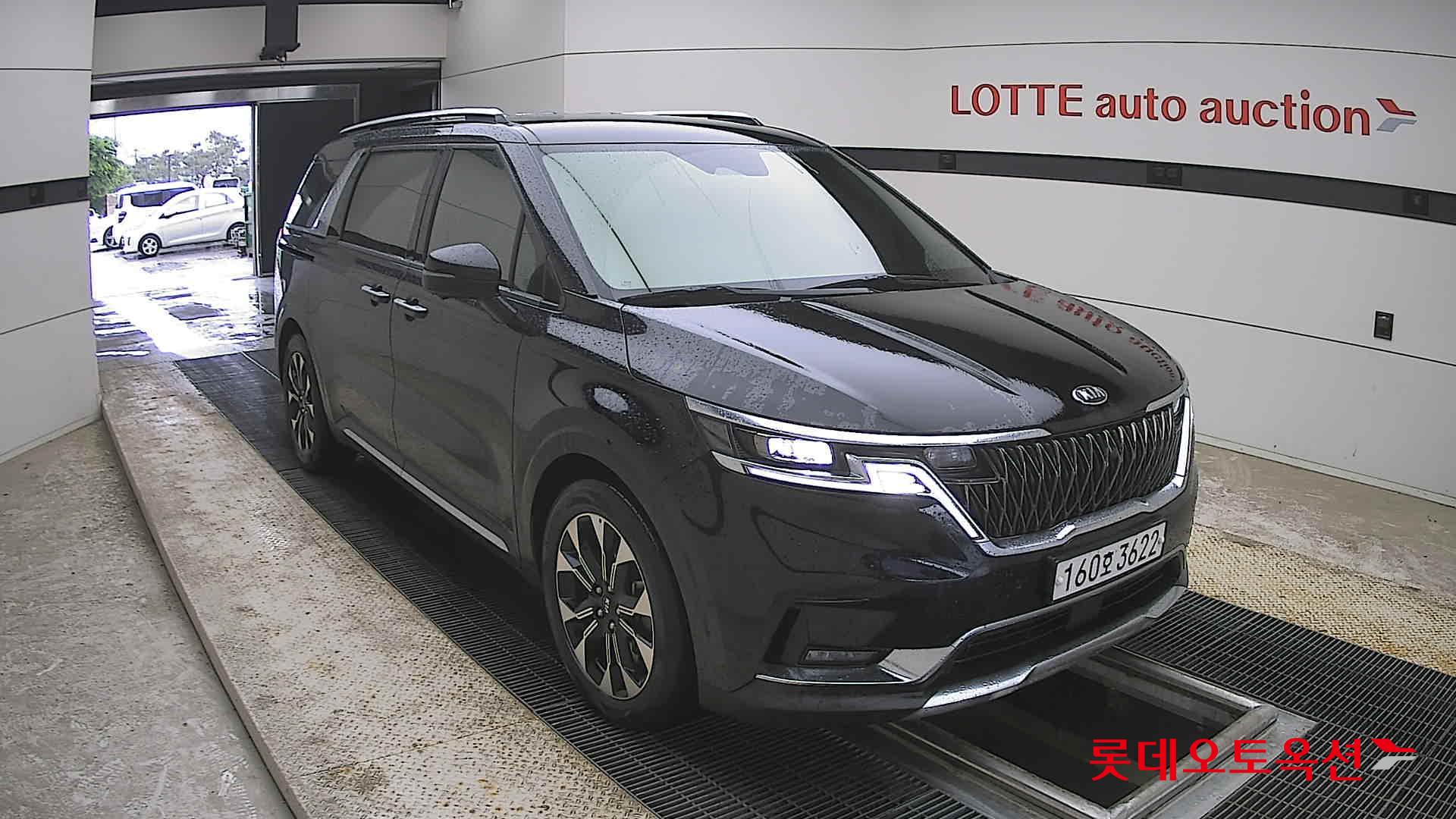 Kia Carnival - 6