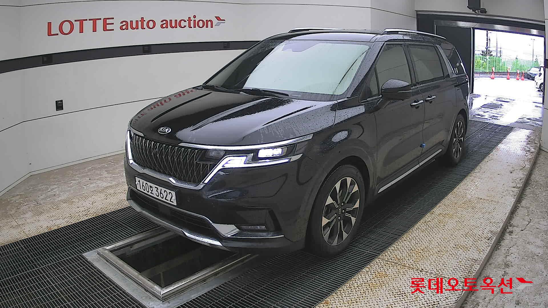 Kia Carnival - 3