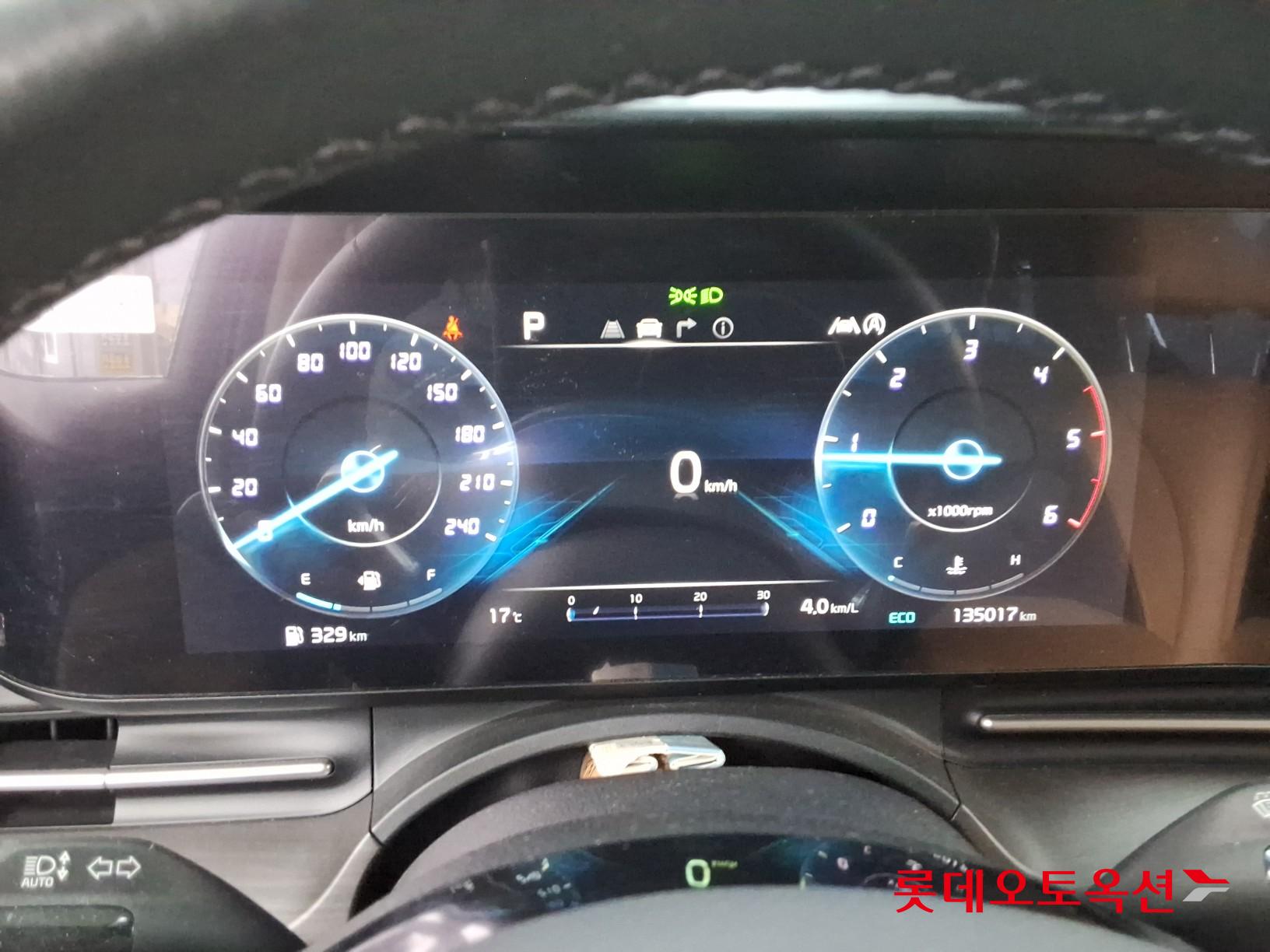 Kia Carnival - 31