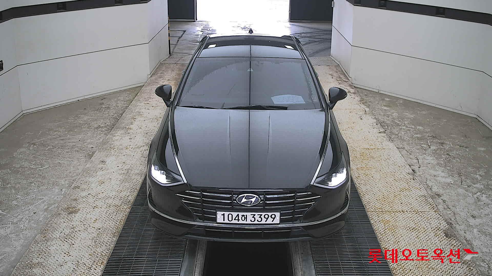 Hyundai Sonata - 1