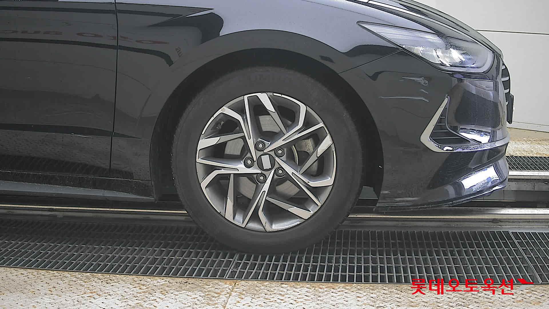 Hyundai Sonata - 27