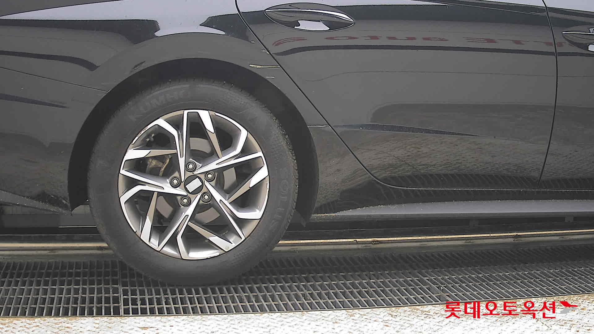 Hyundai Sonata - 28