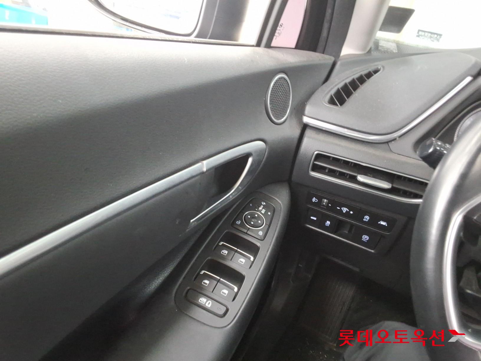 Hyundai Sonata - 29