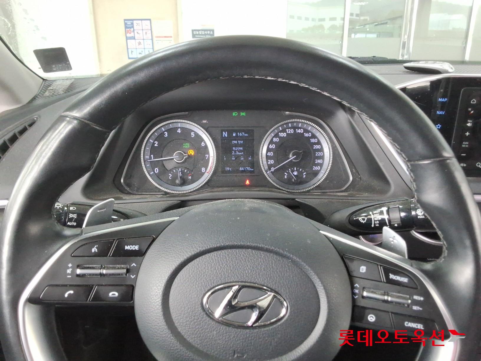 Hyundai Sonata - 30