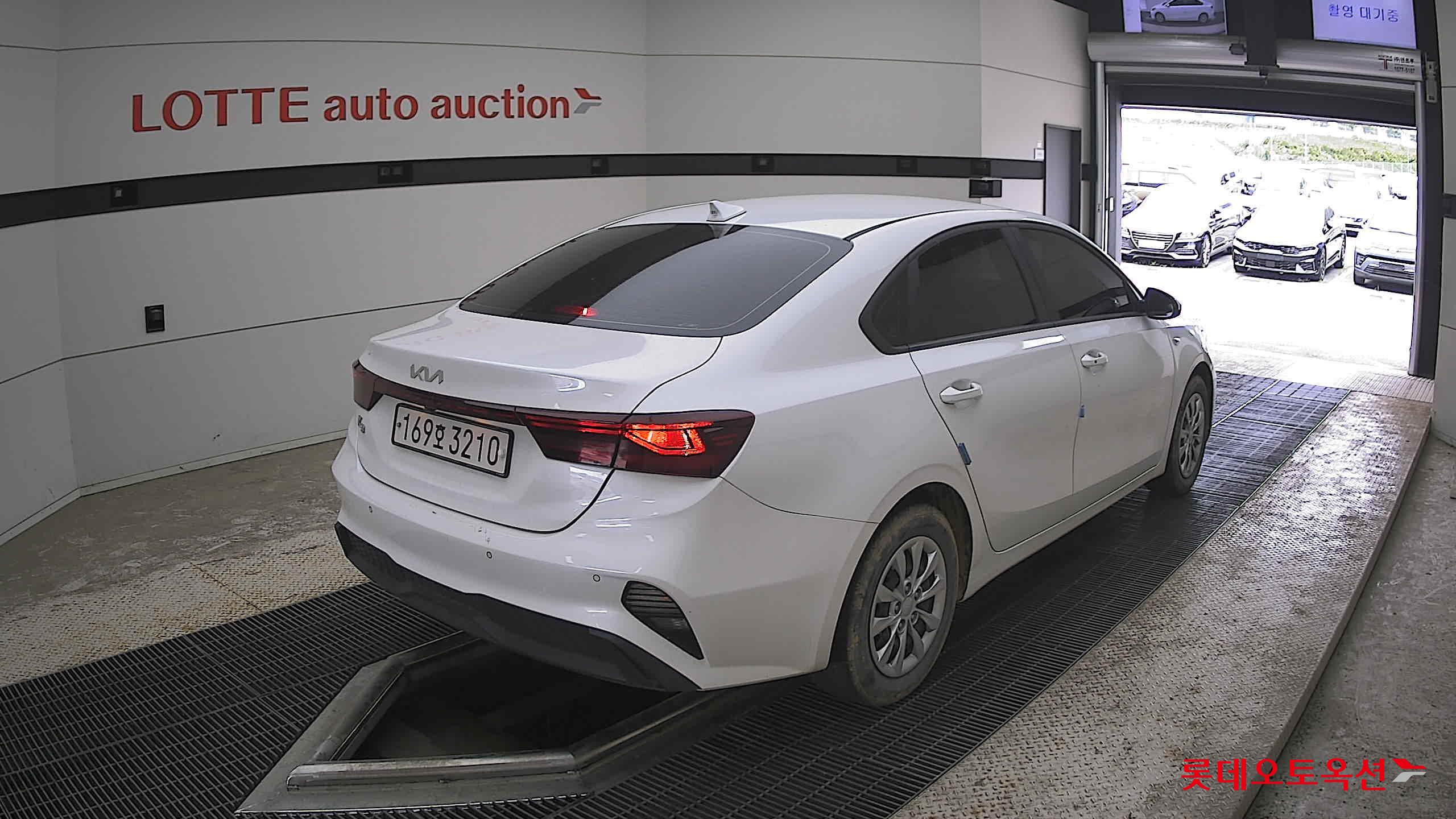 Kia K3 - 5