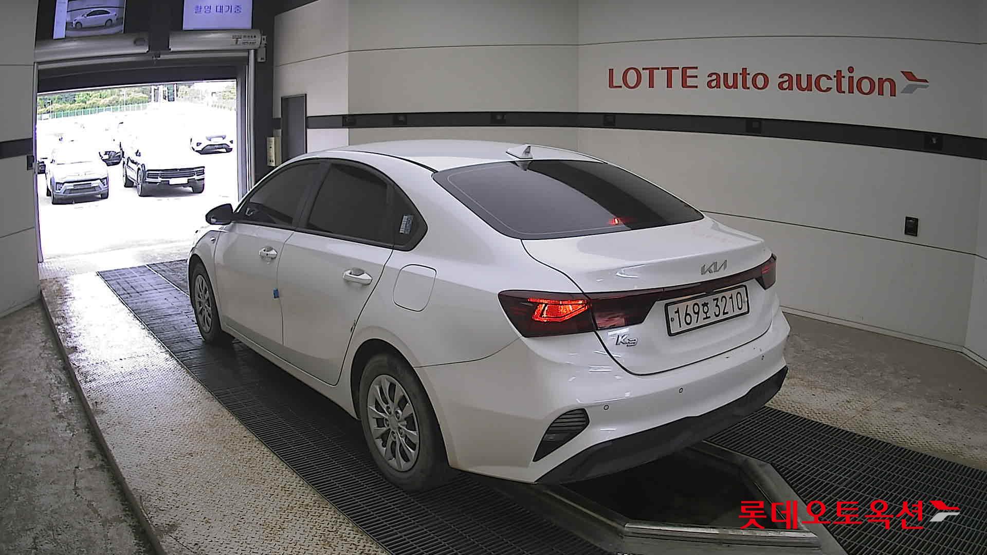 Kia K3 - 4