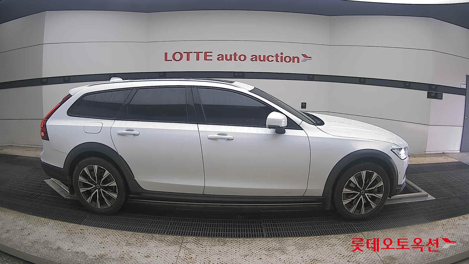 2023 - volvo v90