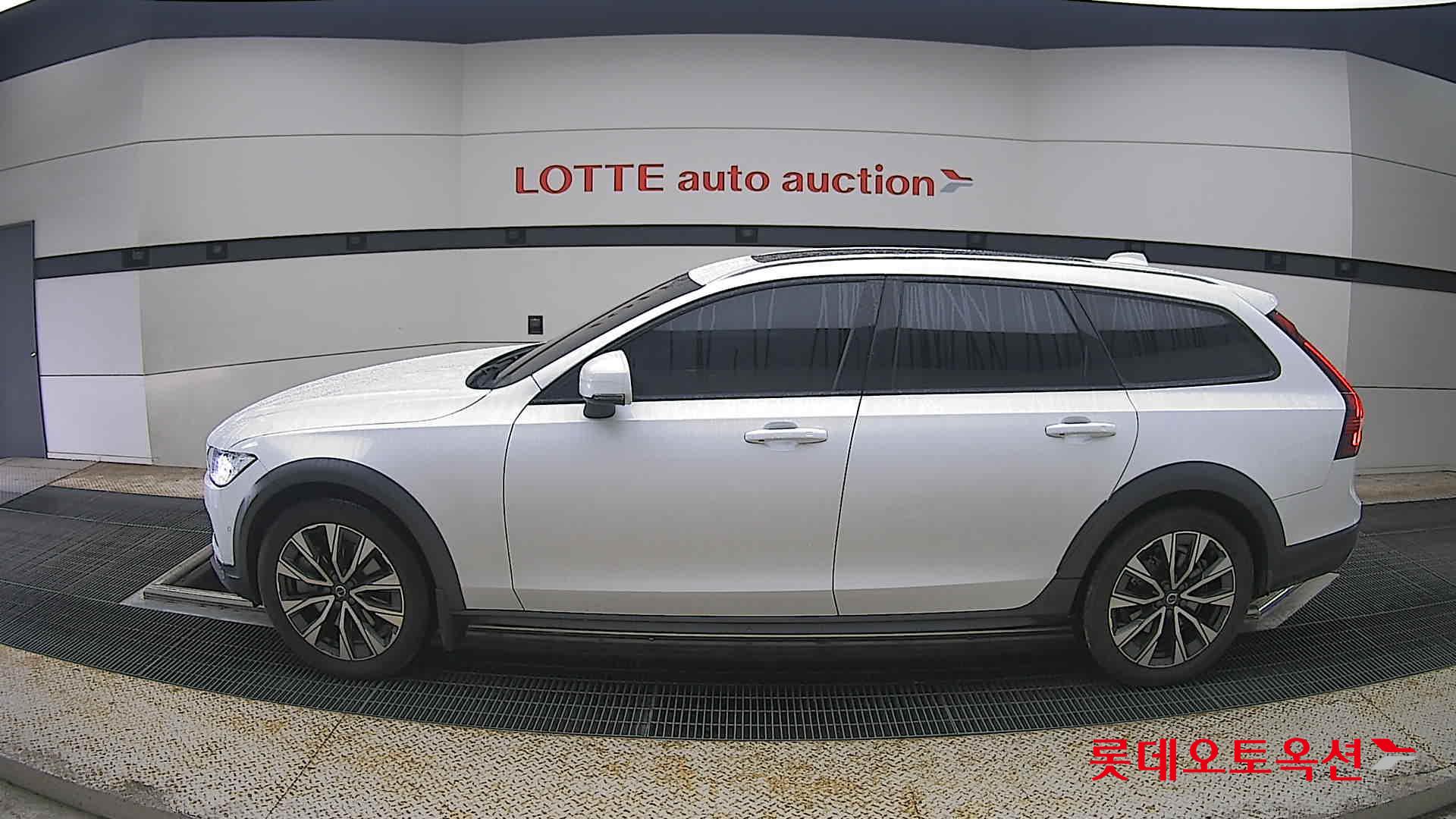 2023 - volvo v90