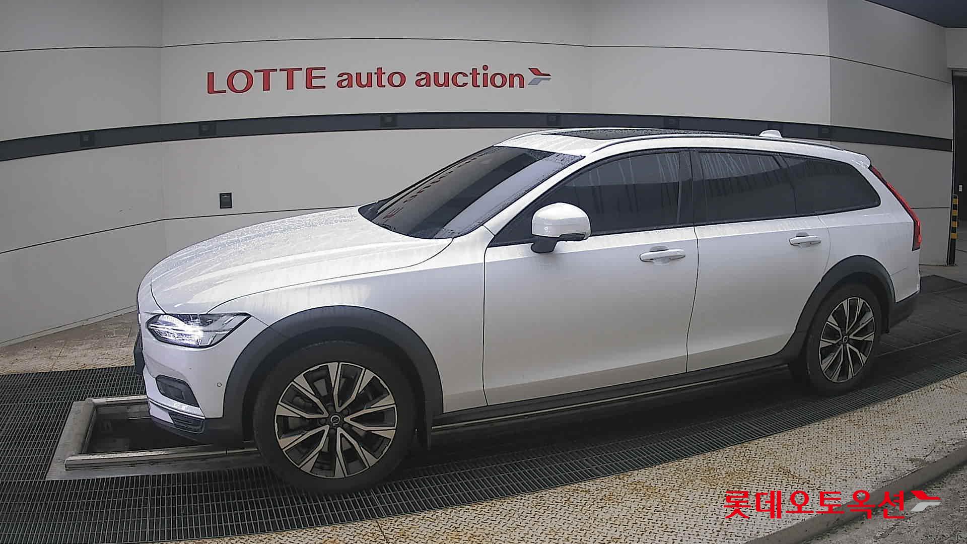 2023 - volvo v90