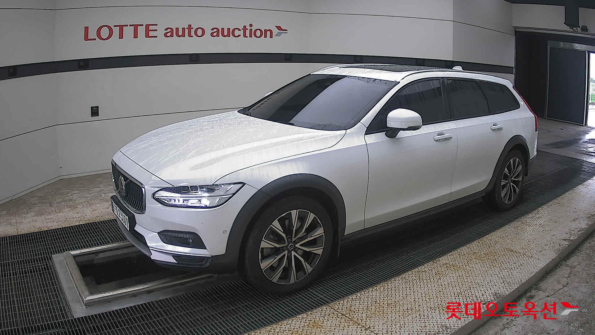 2023 - volvo v90