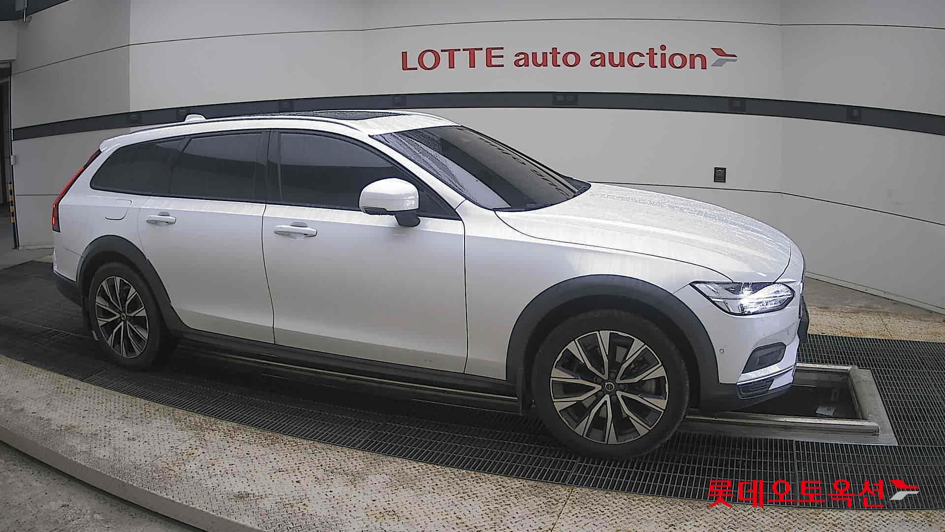 2023 - volvo v90