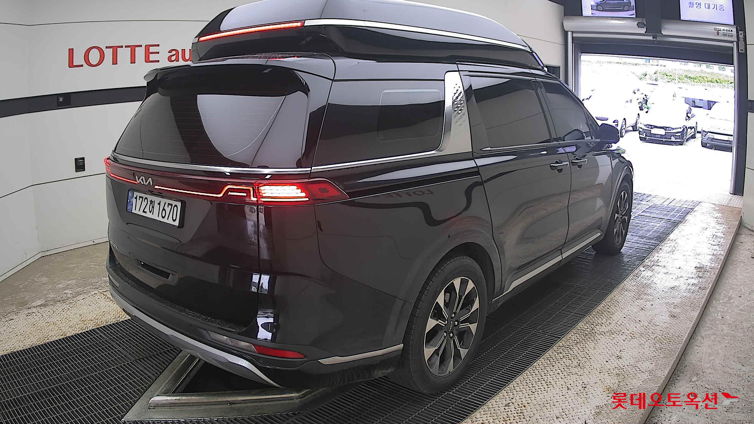 2023 - kia carnival