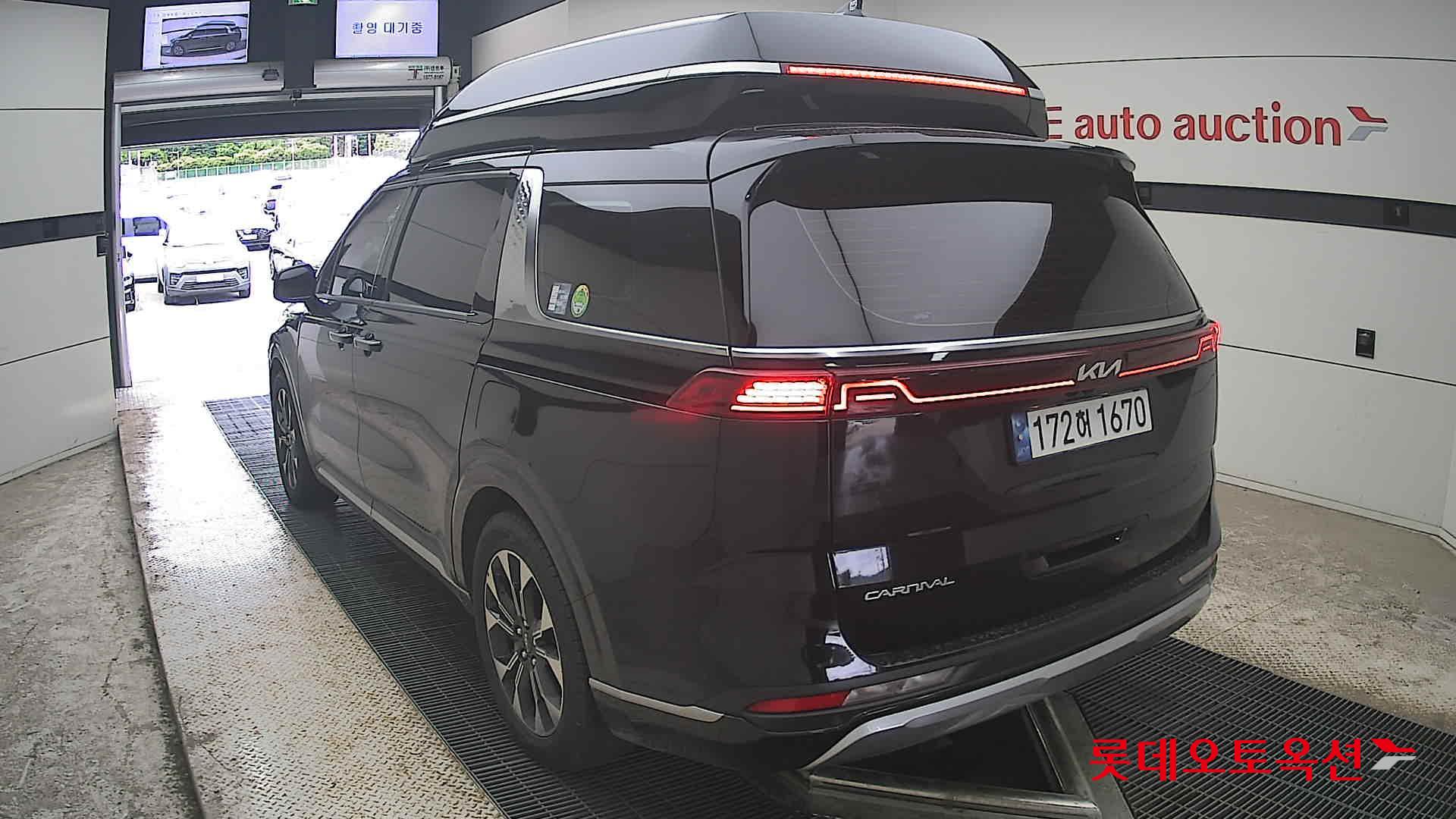 2023 - kia carnival