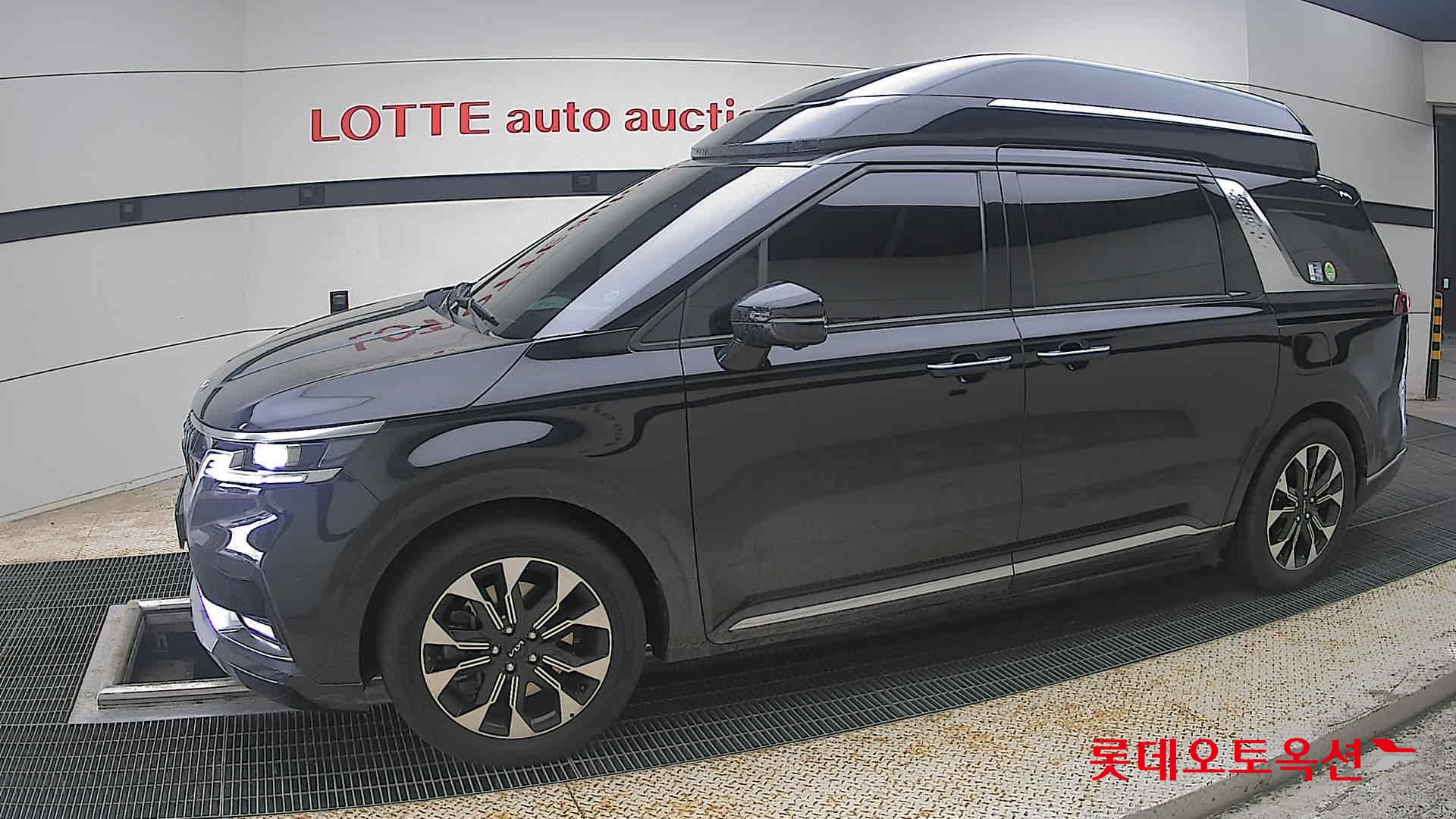 2023 - kia carnival