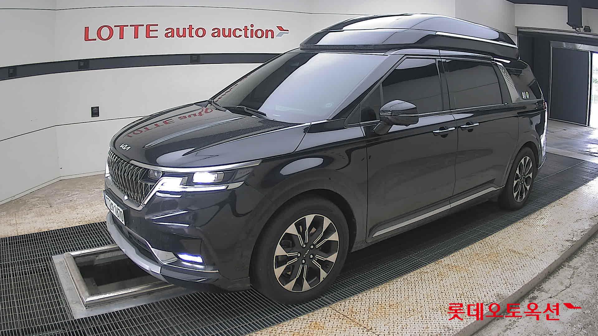 2023 - kia carnival