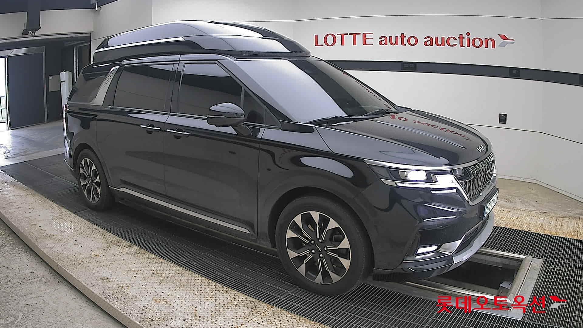 2023 - kia carnival