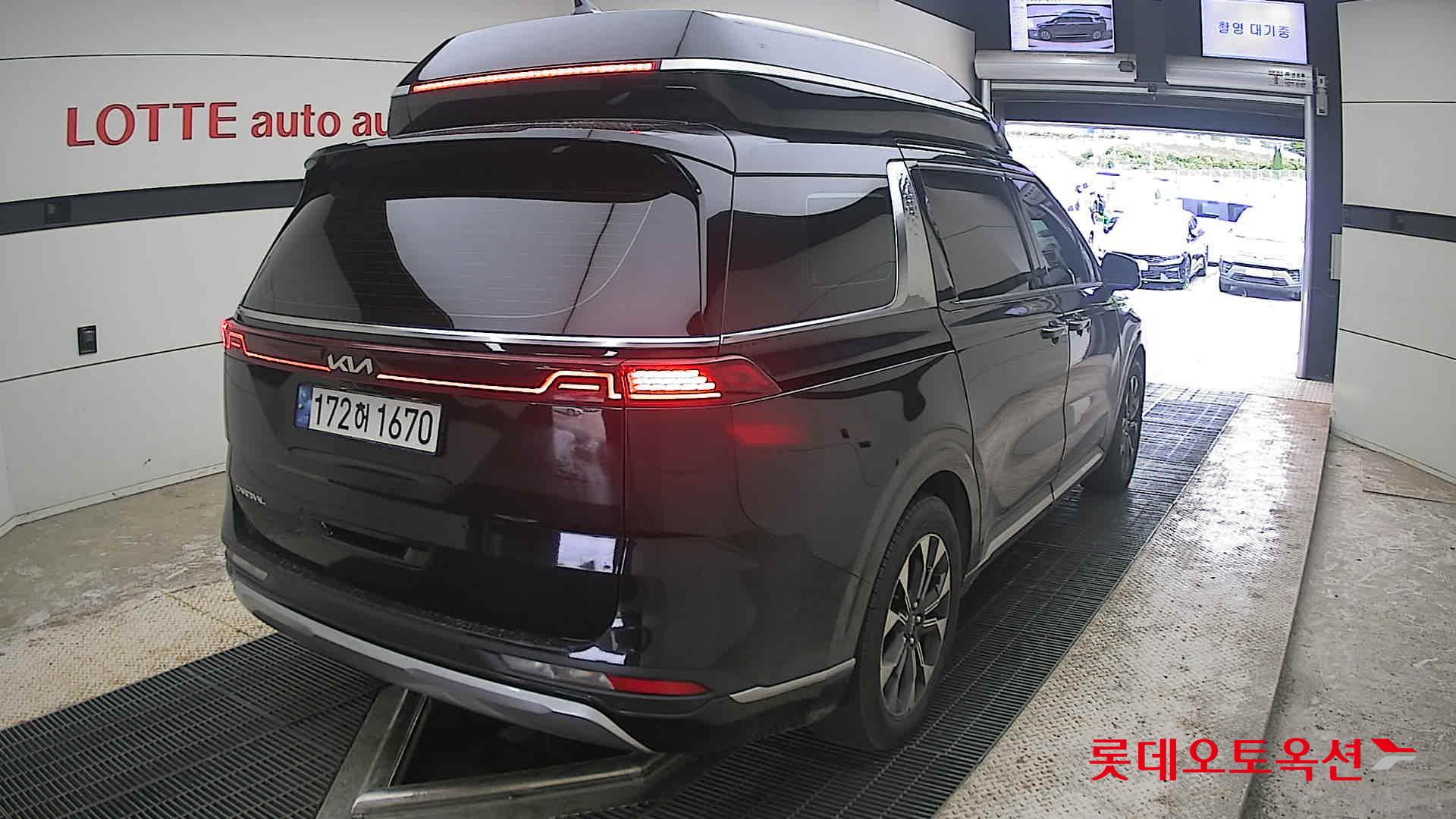 2023 - kia carnival