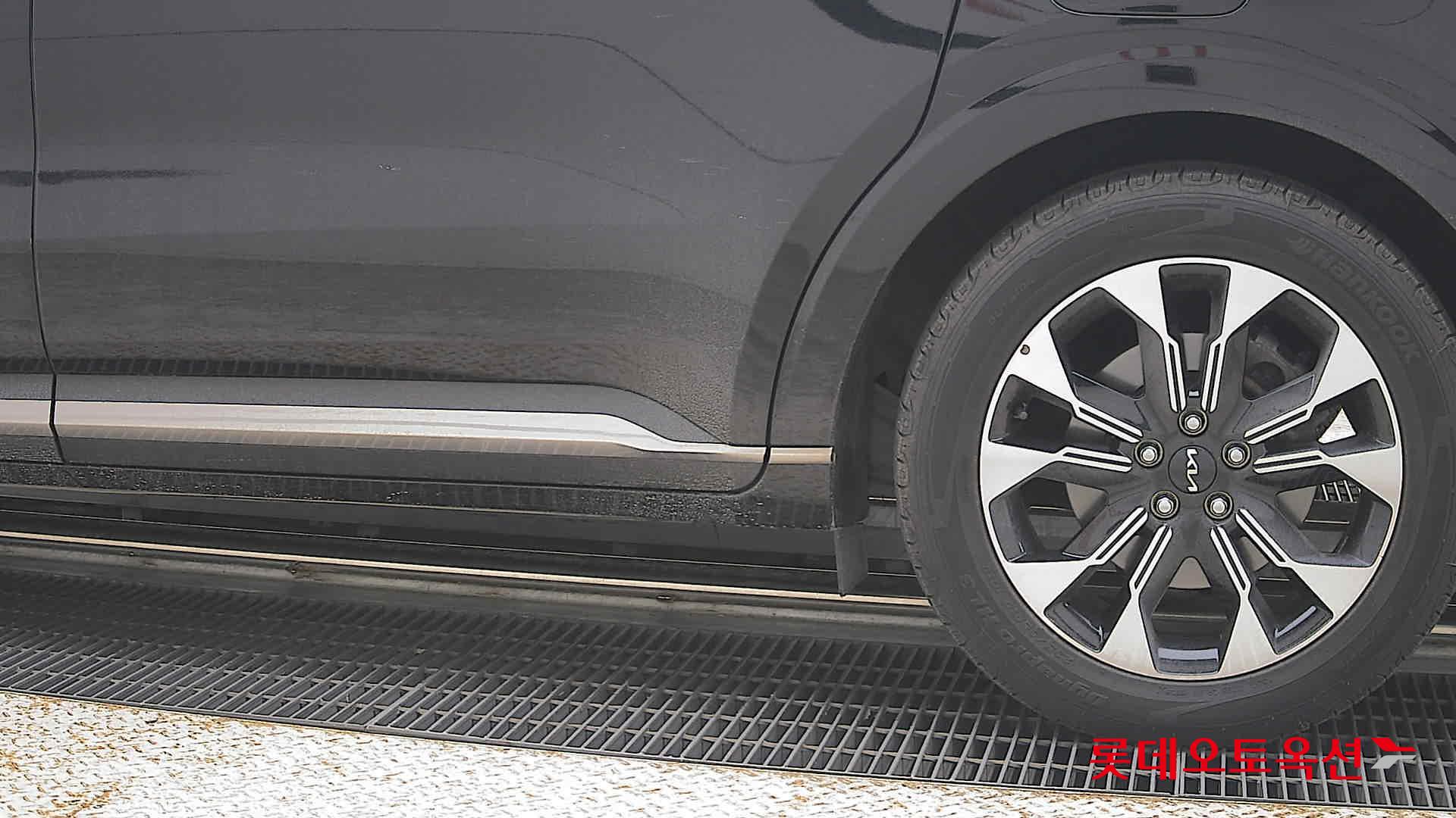 2023 - kia carnival