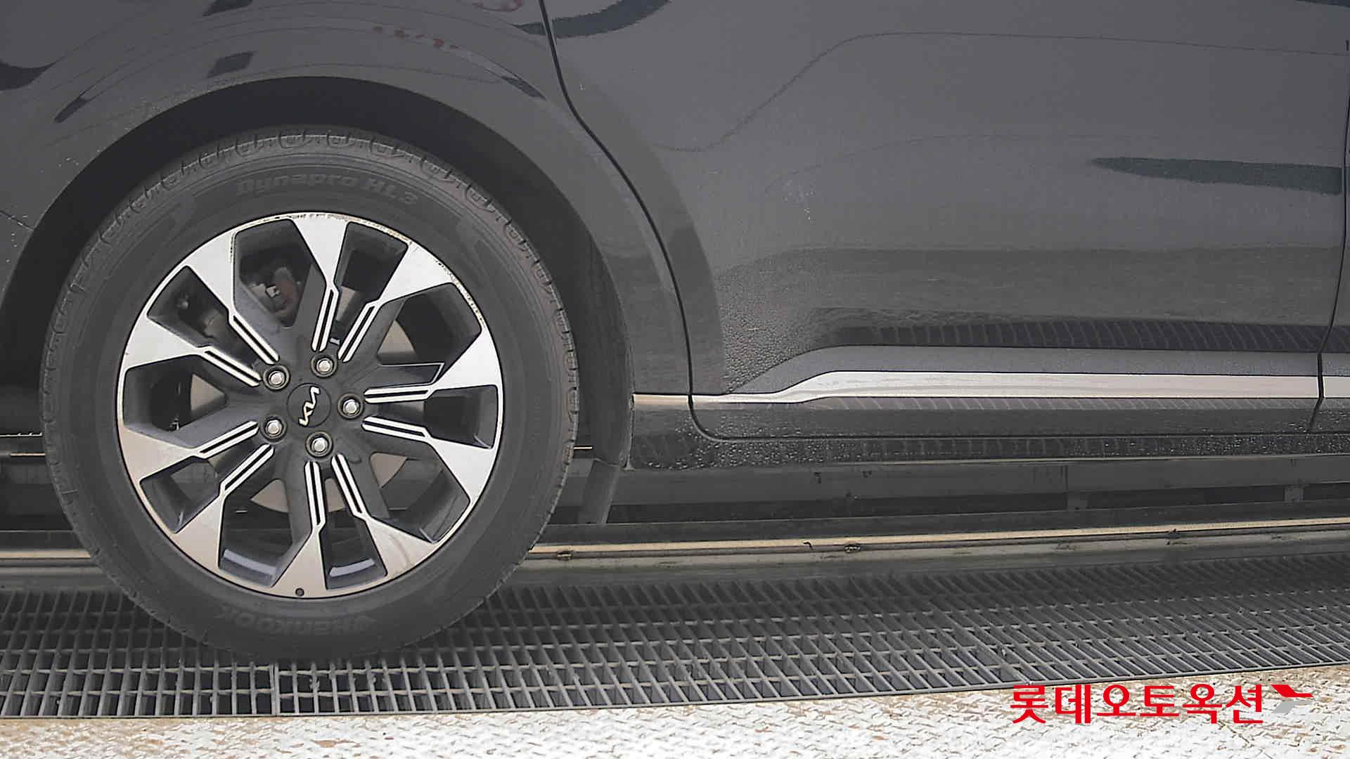 2023 - kia carnival