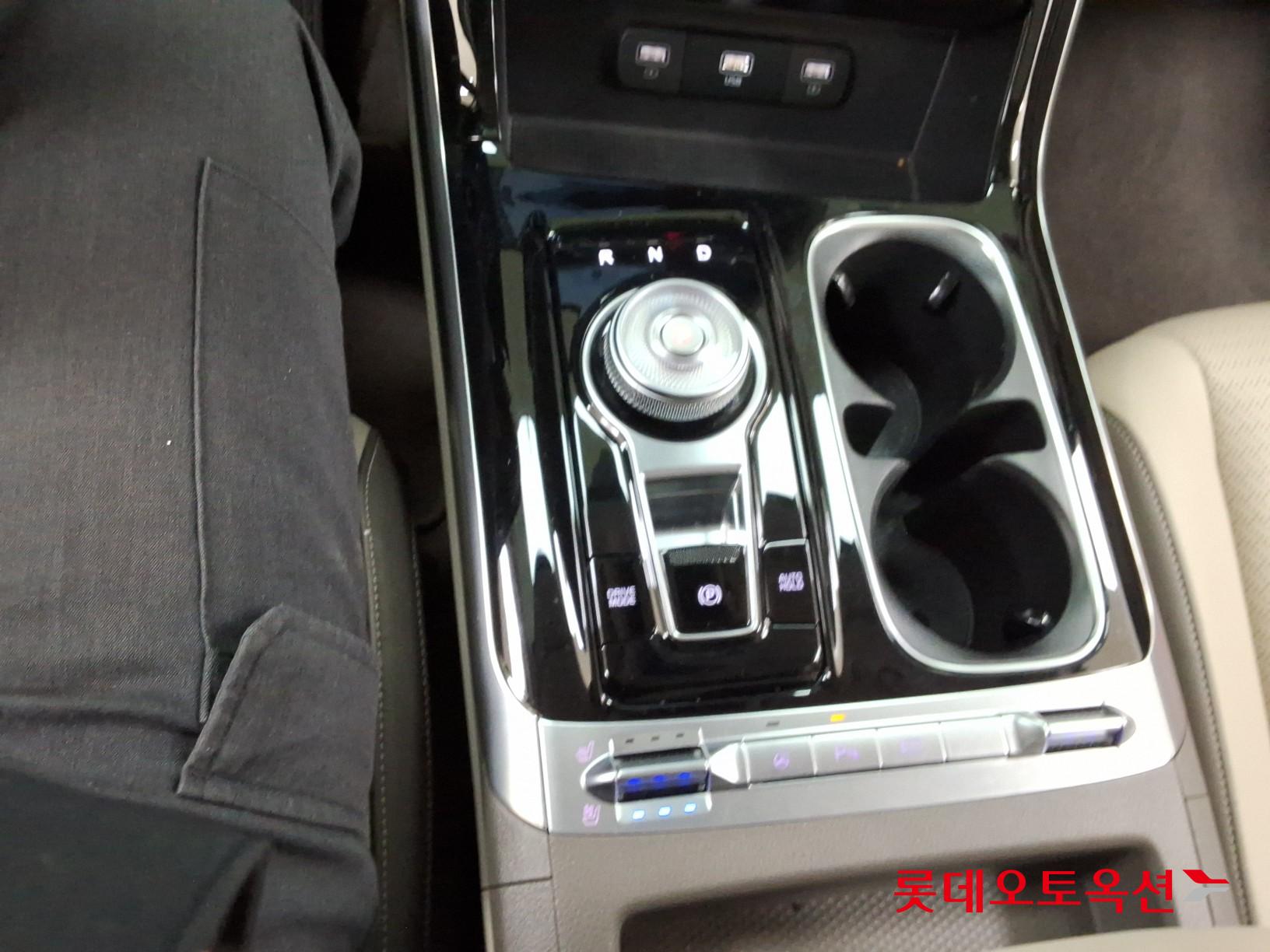 2023 - kia carnival