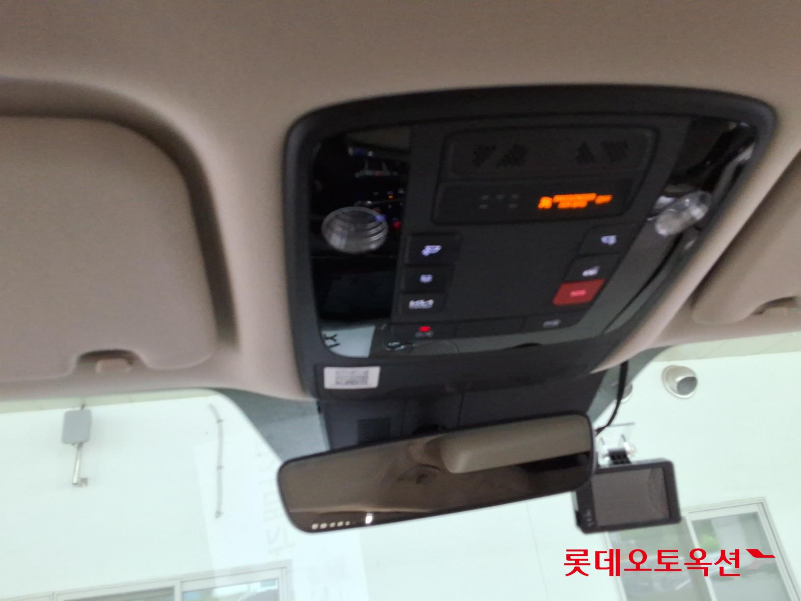 2023 - kia carnival