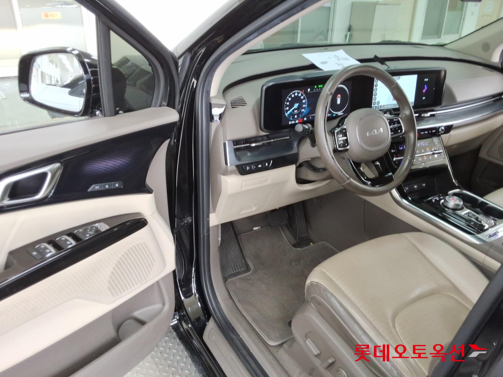 2023 - kia carnival