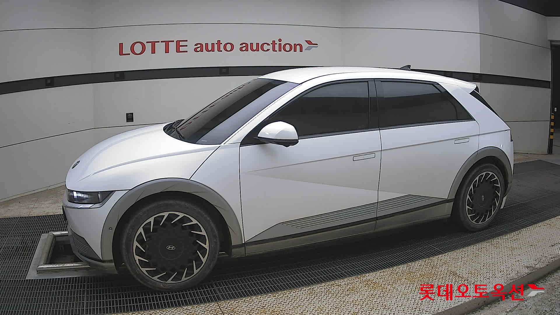 Hyundai Ioniq 5 - 12