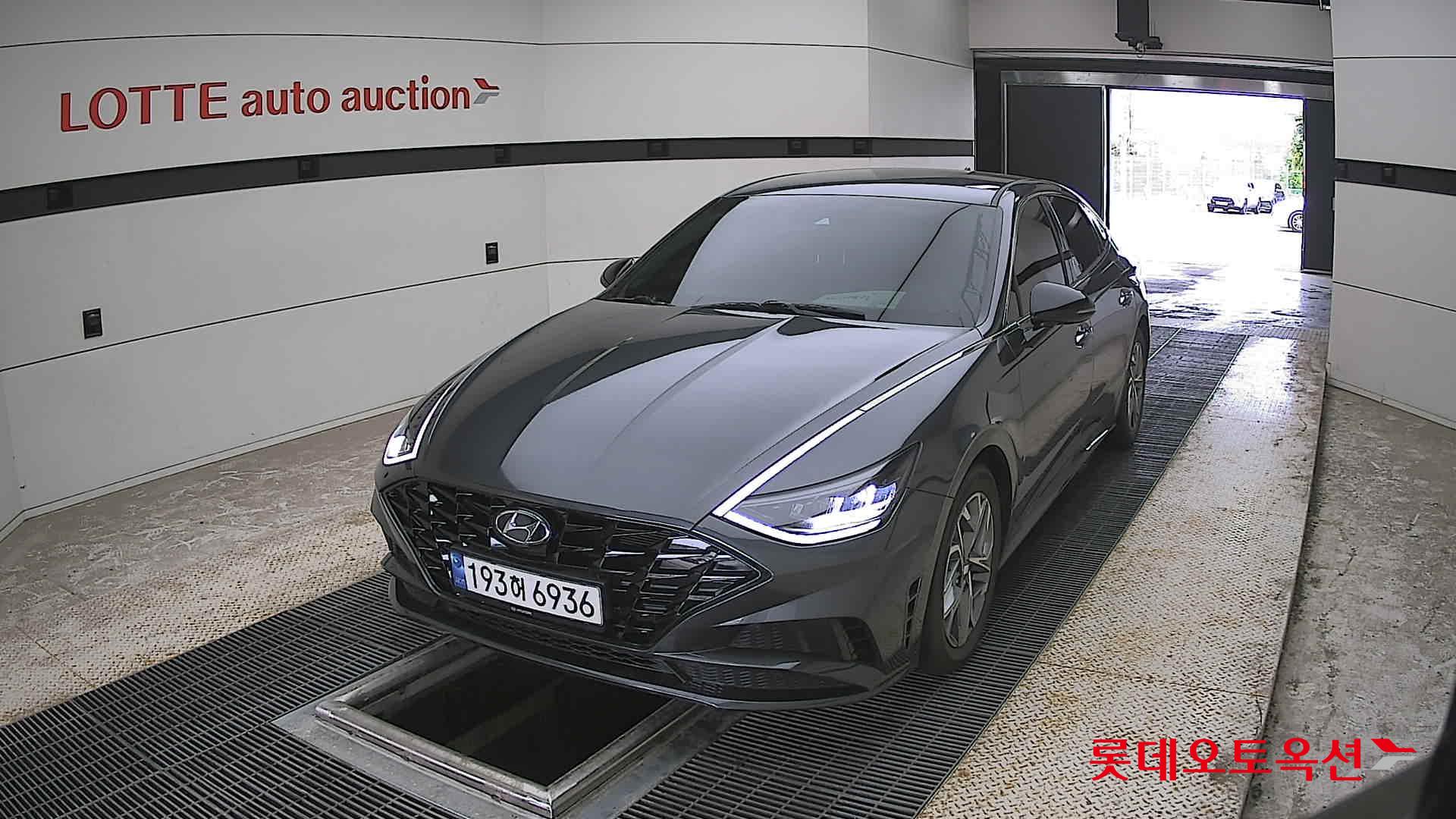 Hyundai Sonata - 10