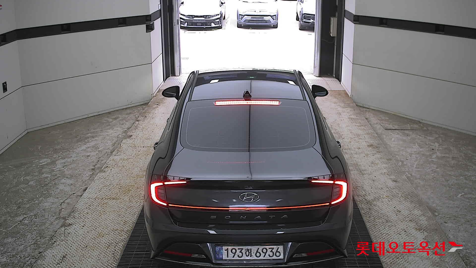 Hyundai Sonata - 17