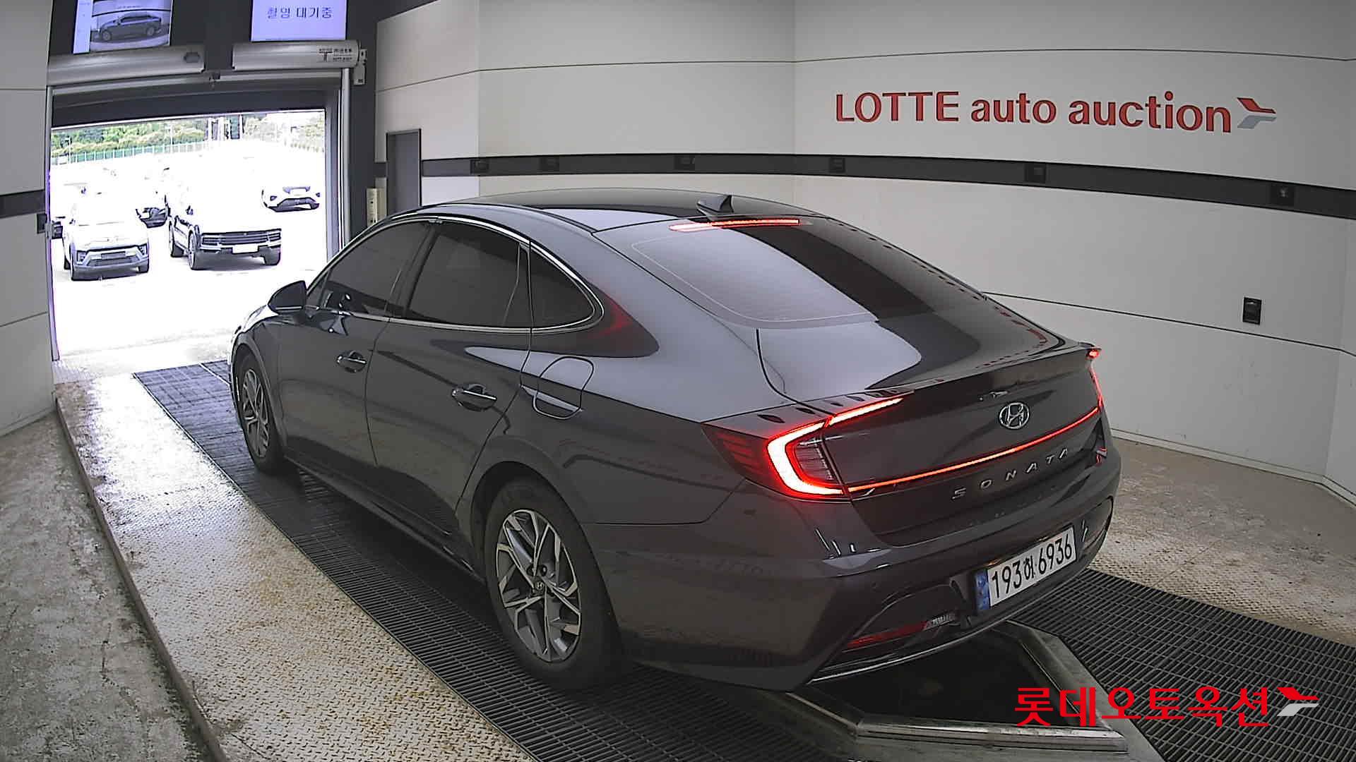 Hyundai Sonata - 4