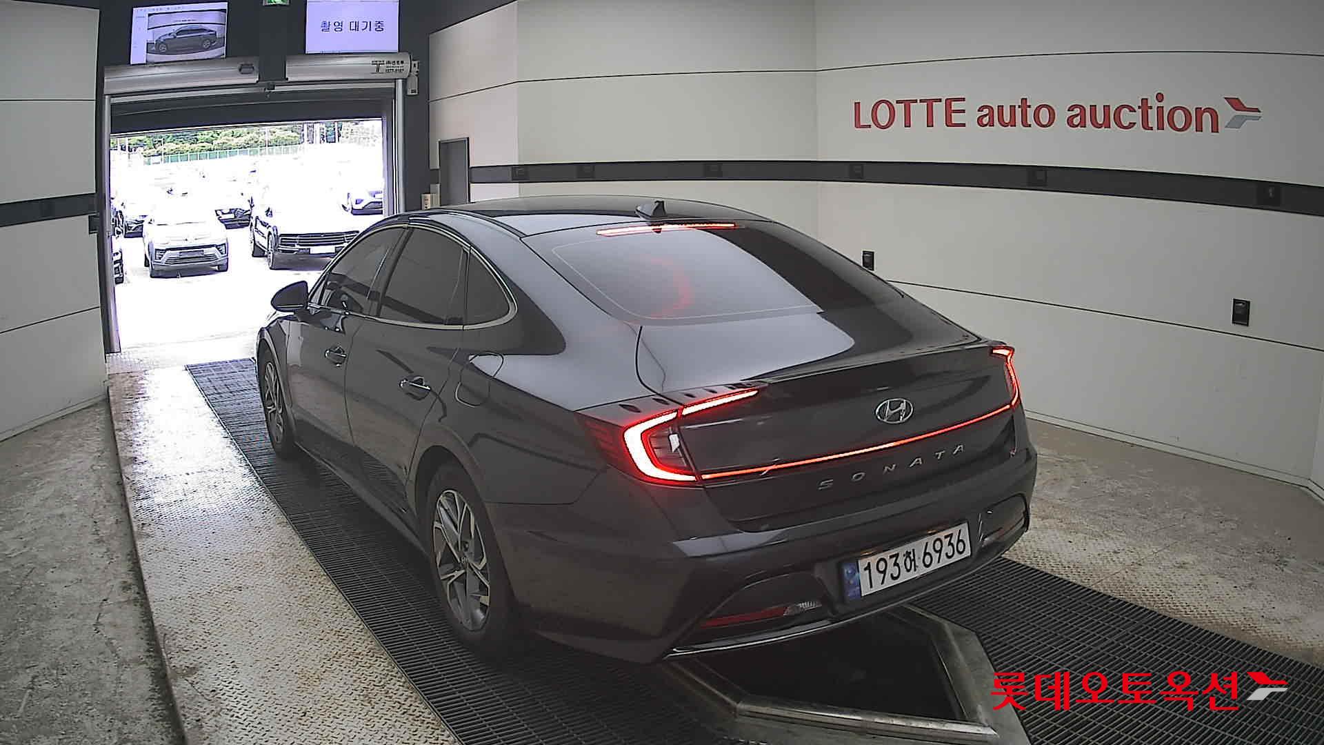 Hyundai Sonata - 16