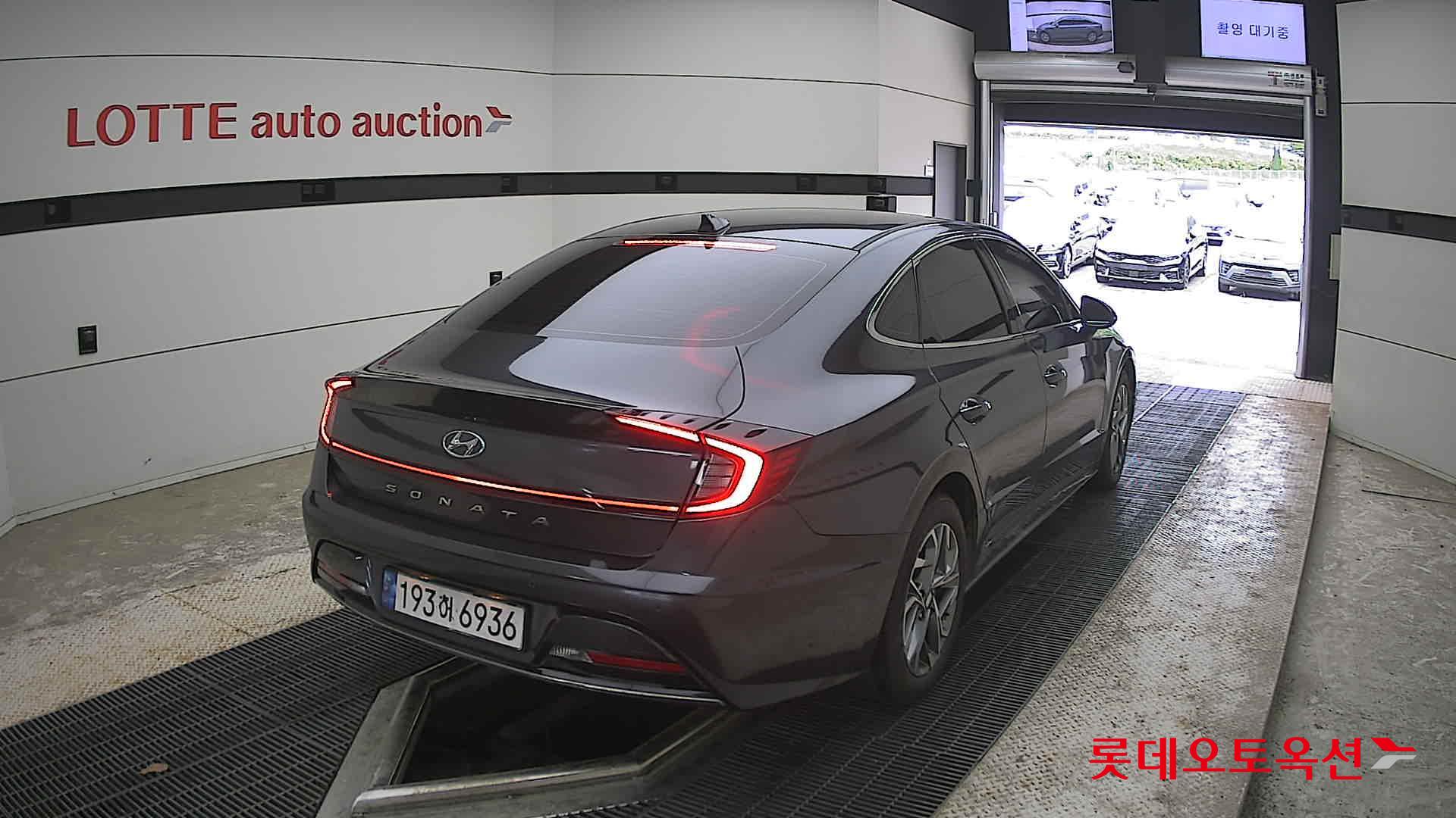 Hyundai Sonata - 18