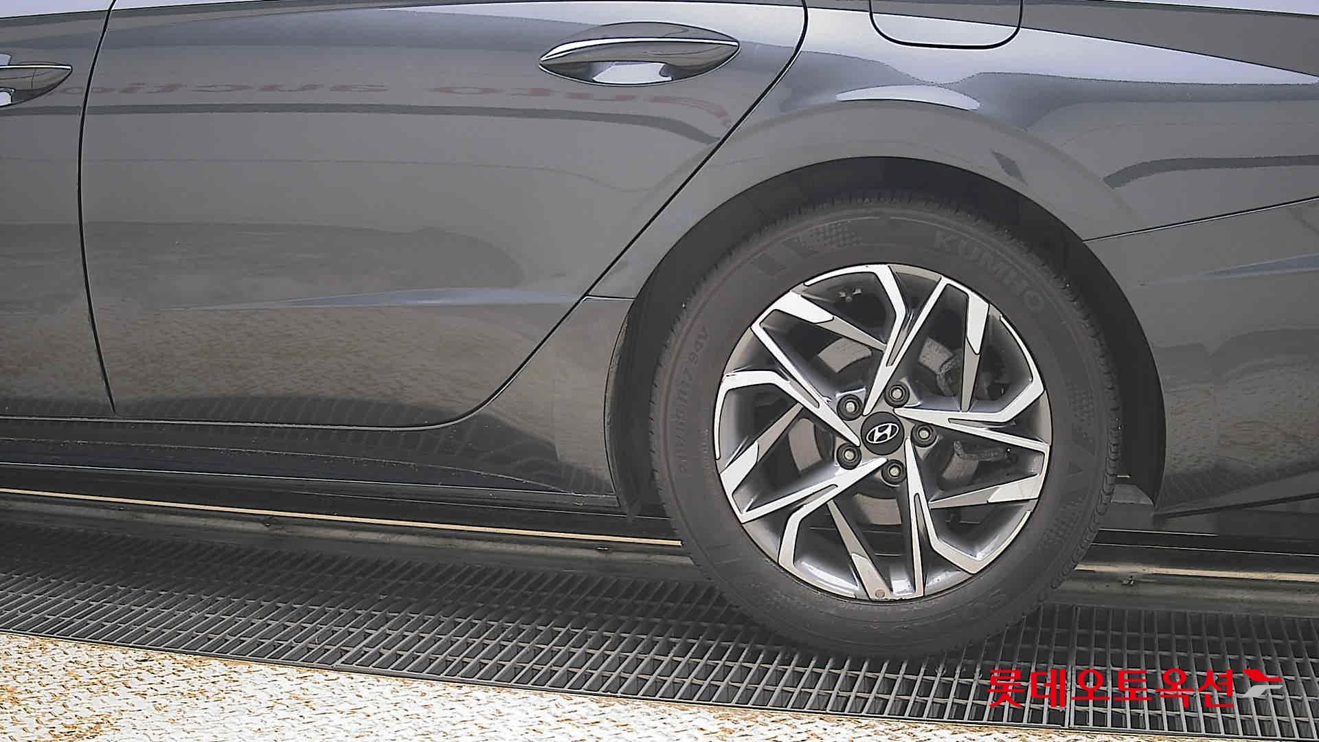 Hyundai Sonata - 26