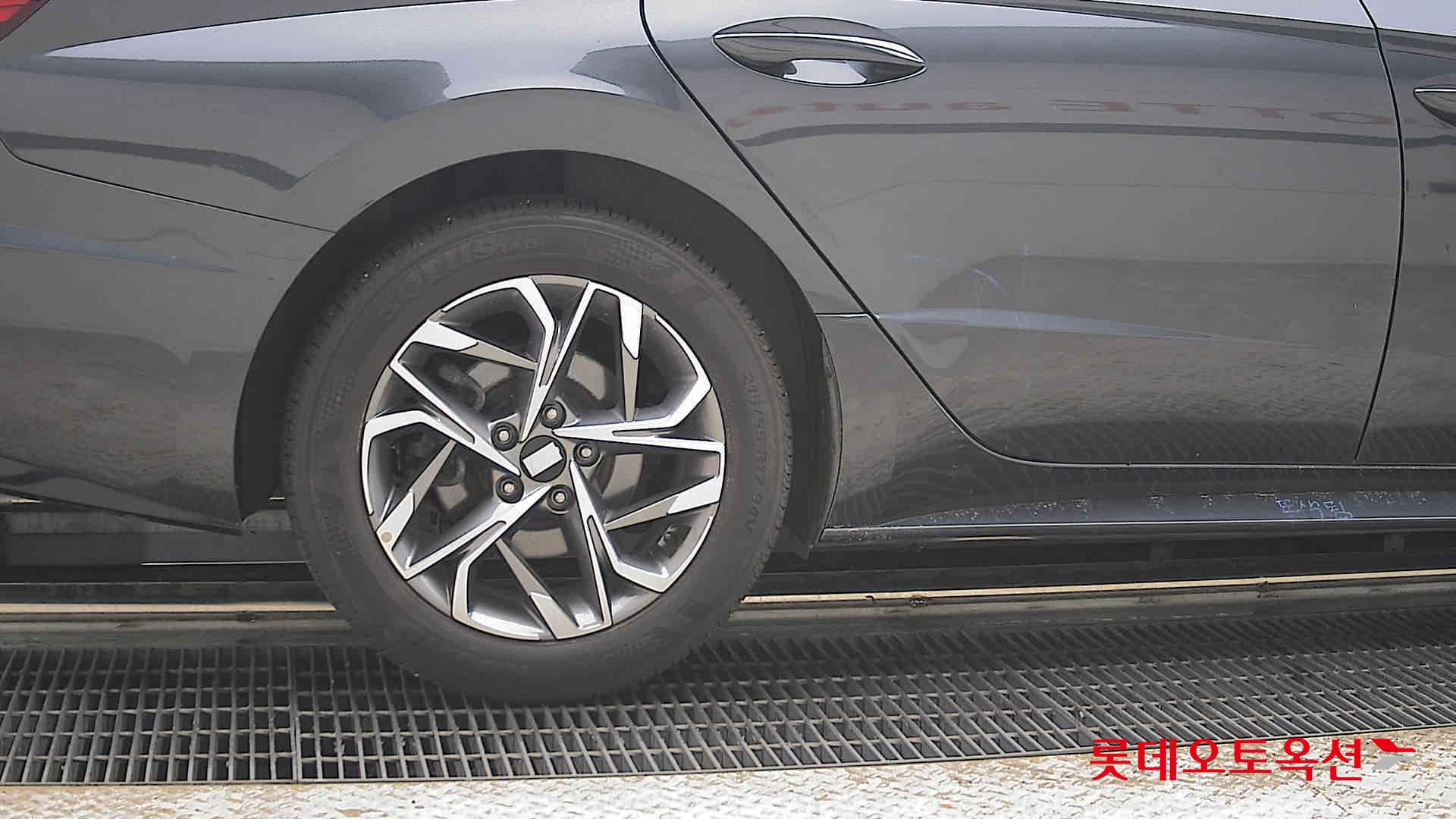 Hyundai Sonata - 28