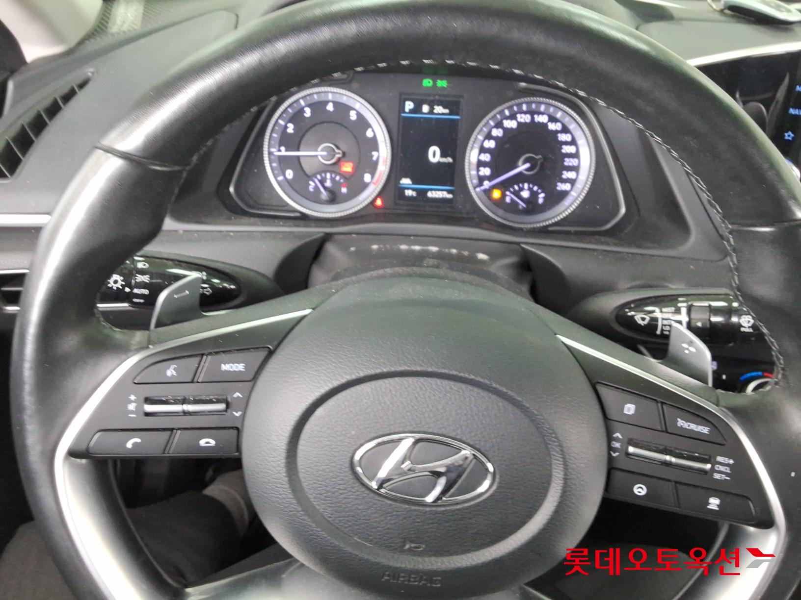 Hyundai Sonata - 30
