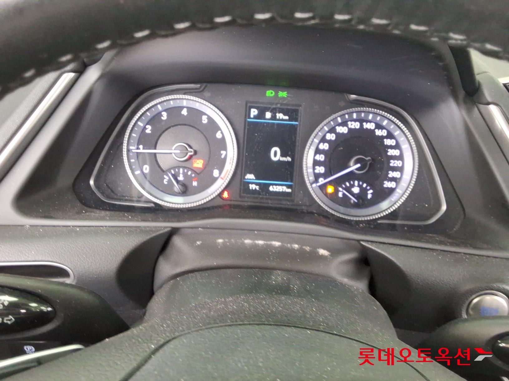 Hyundai Sonata - 31