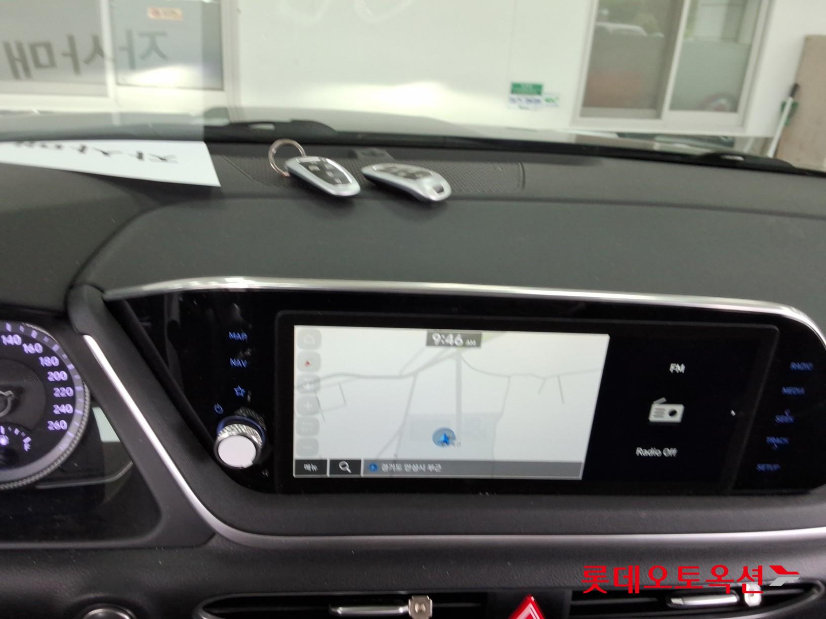 Hyundai Sonata - 32