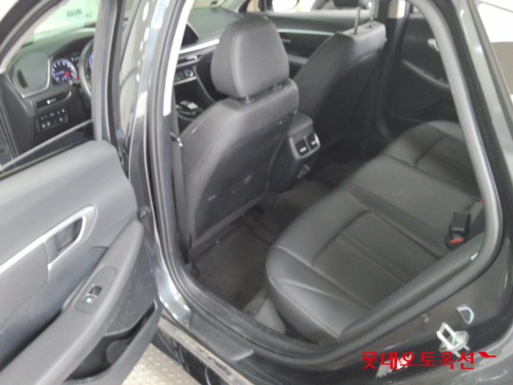 Hyundai Sonata - 38