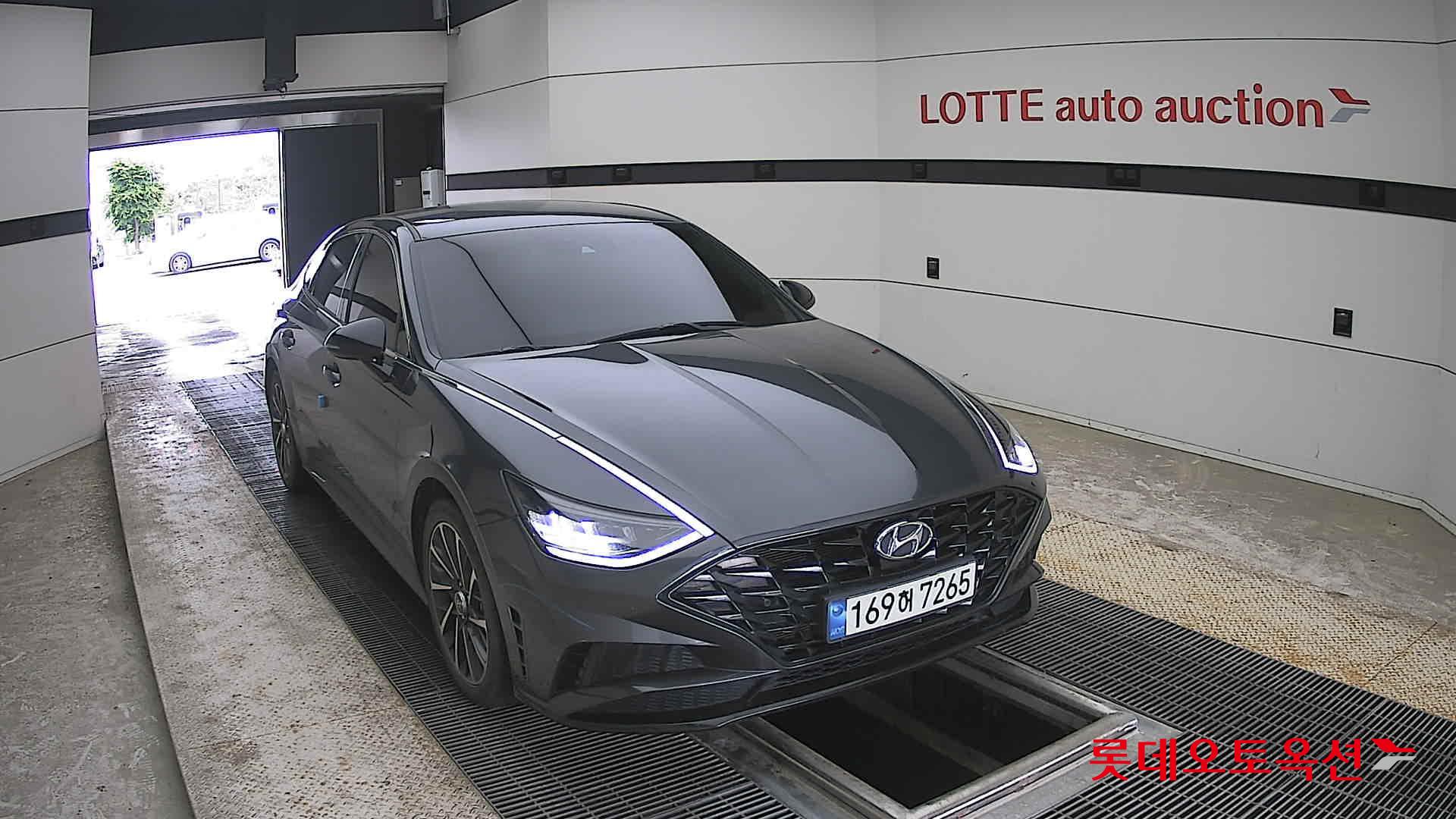 Hyundai Sonata - 24