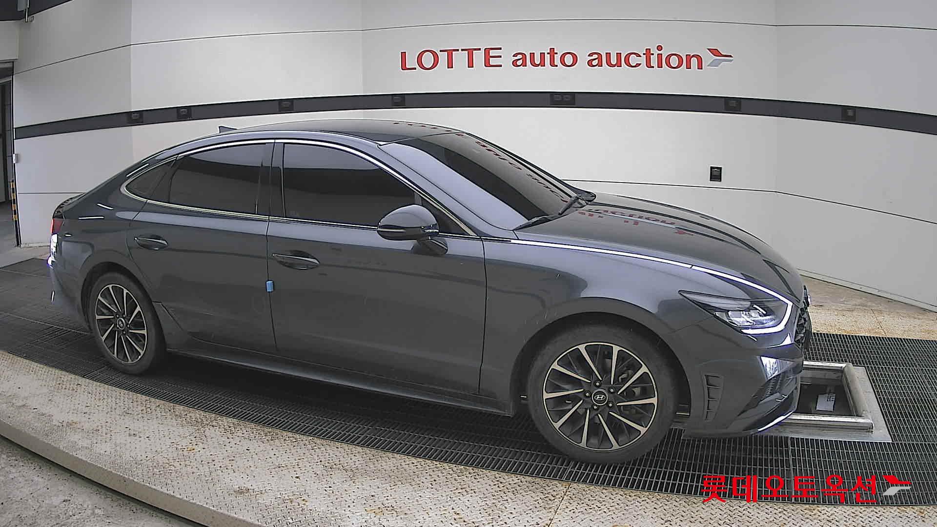 Hyundai Sonata - 22