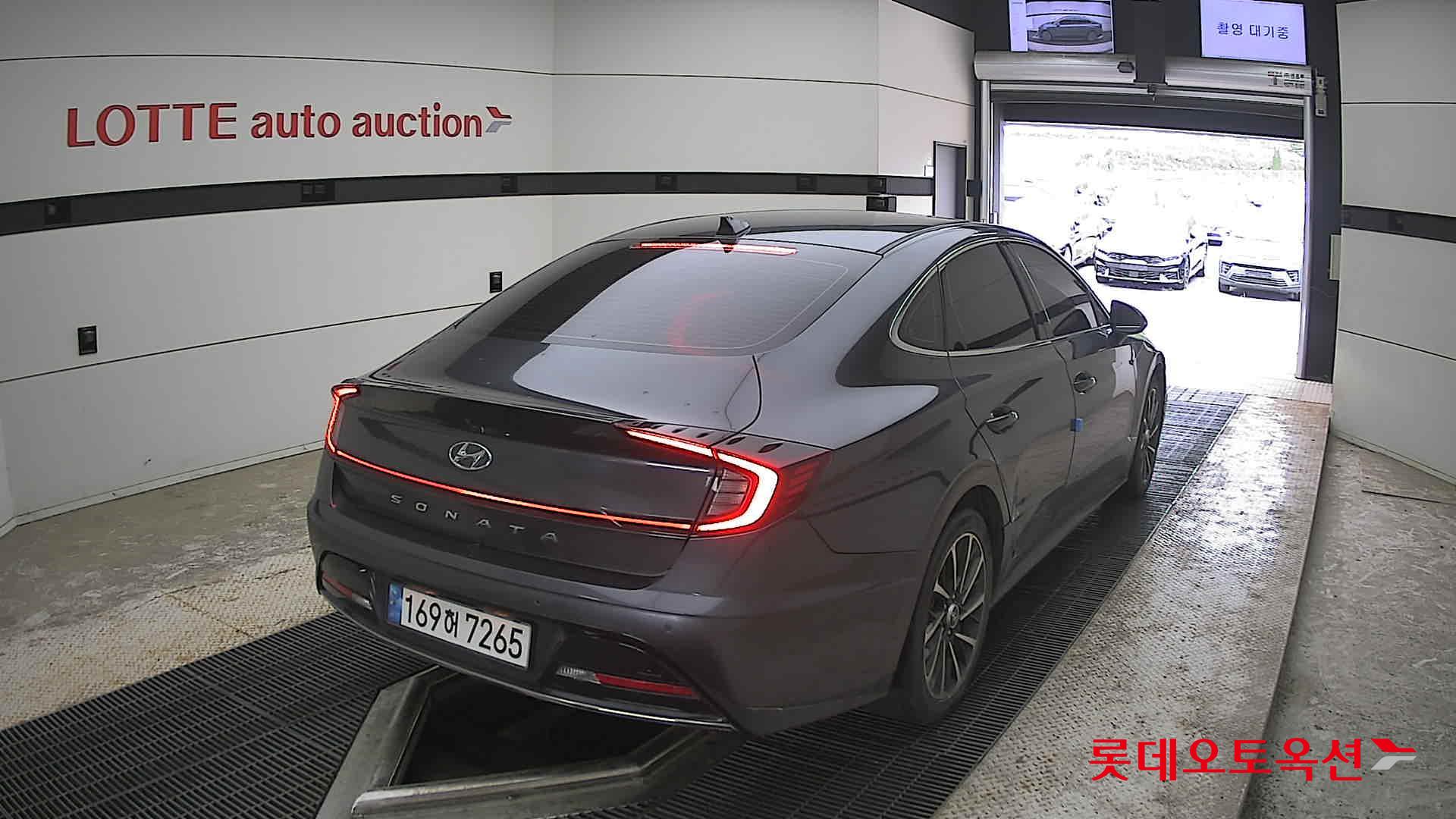Hyundai Sonata - 18