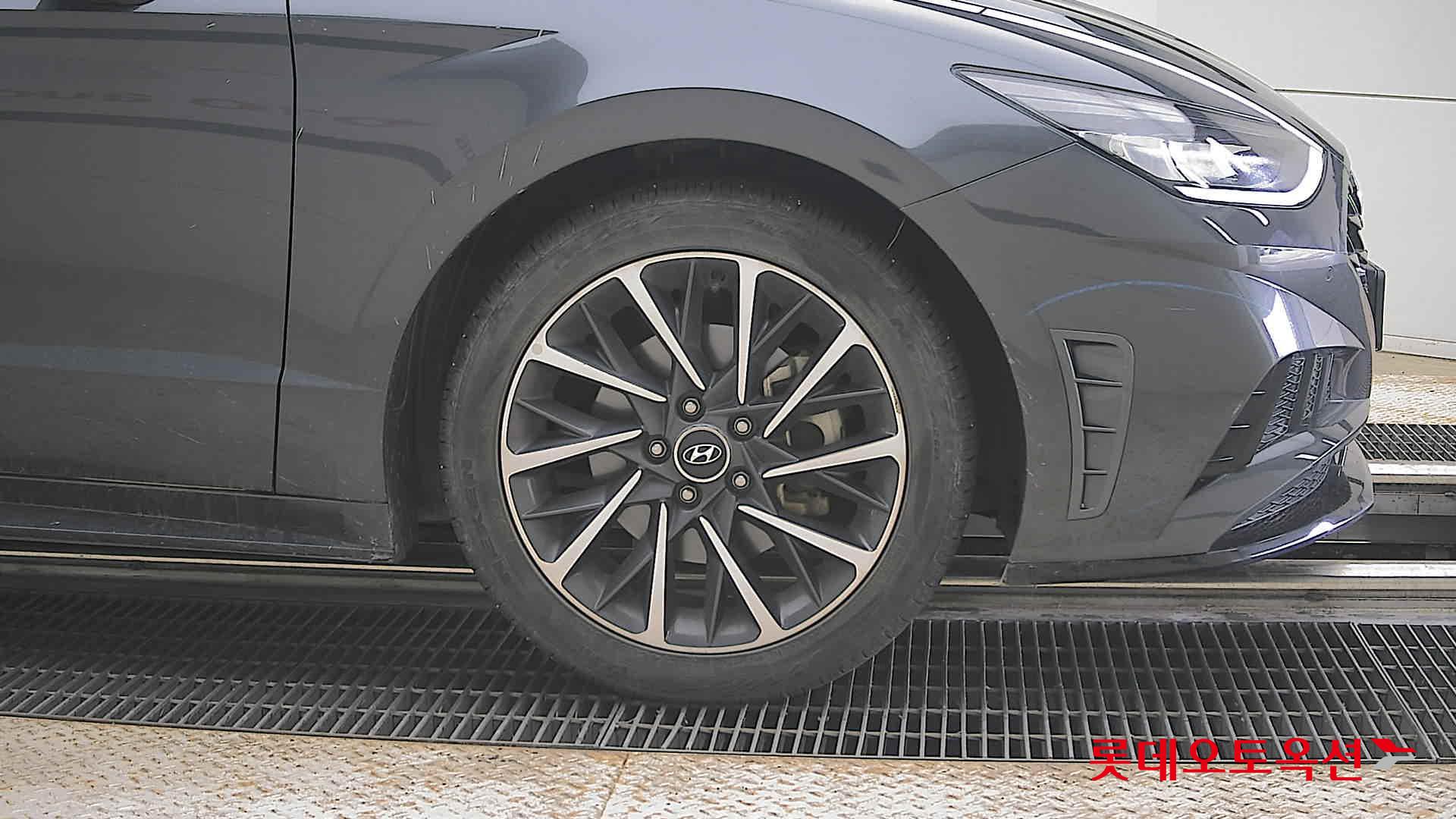 Hyundai Sonata - 27