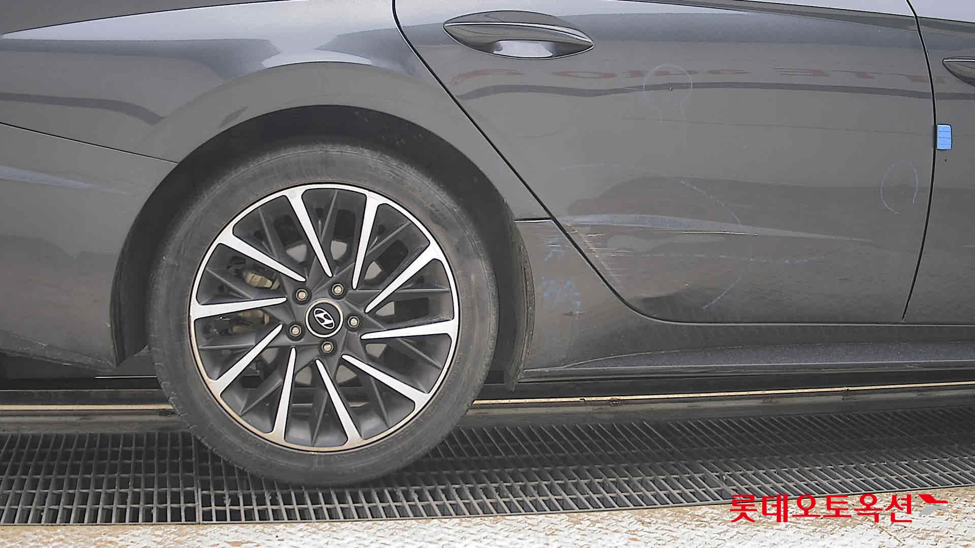Hyundai Sonata - 28