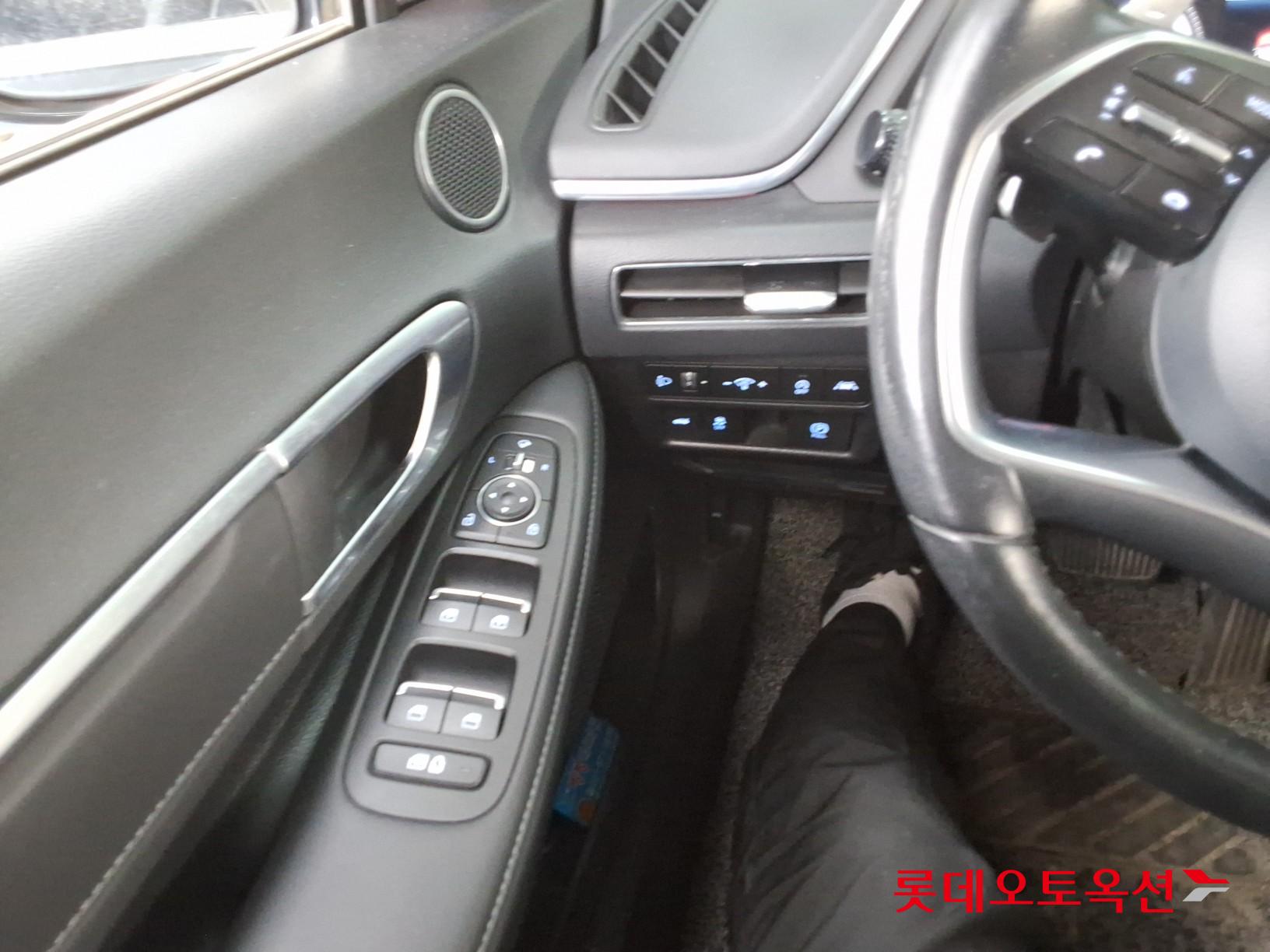 Hyundai Sonata - 29