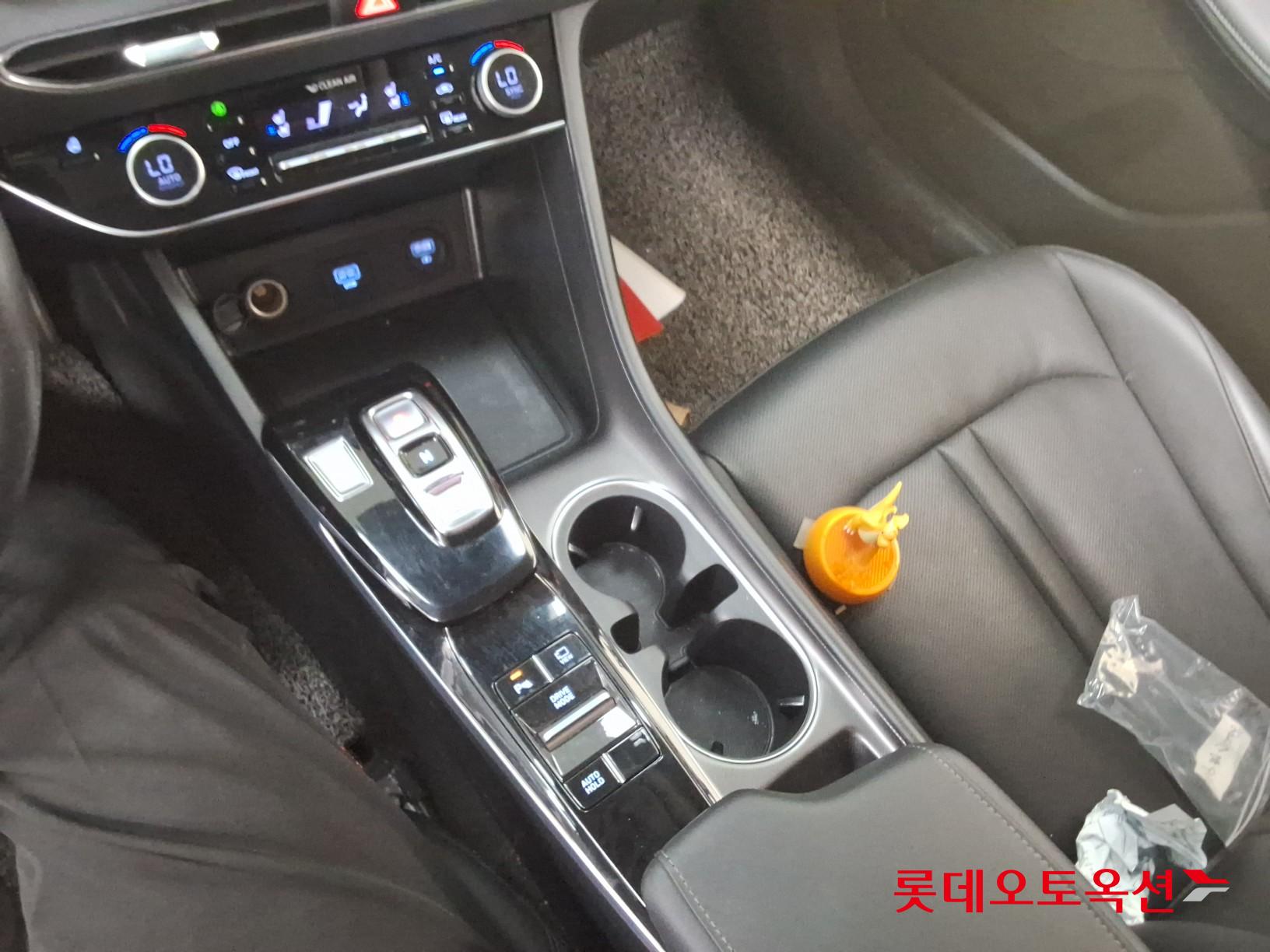 Hyundai Sonata - 34