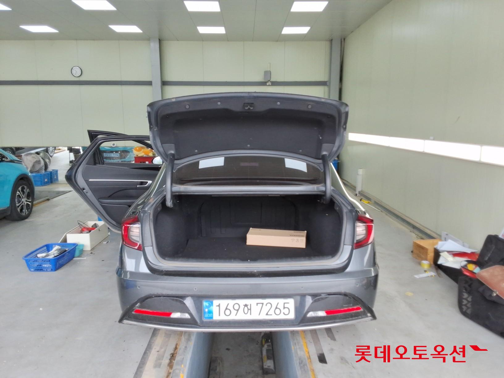 Hyundai Sonata - 9