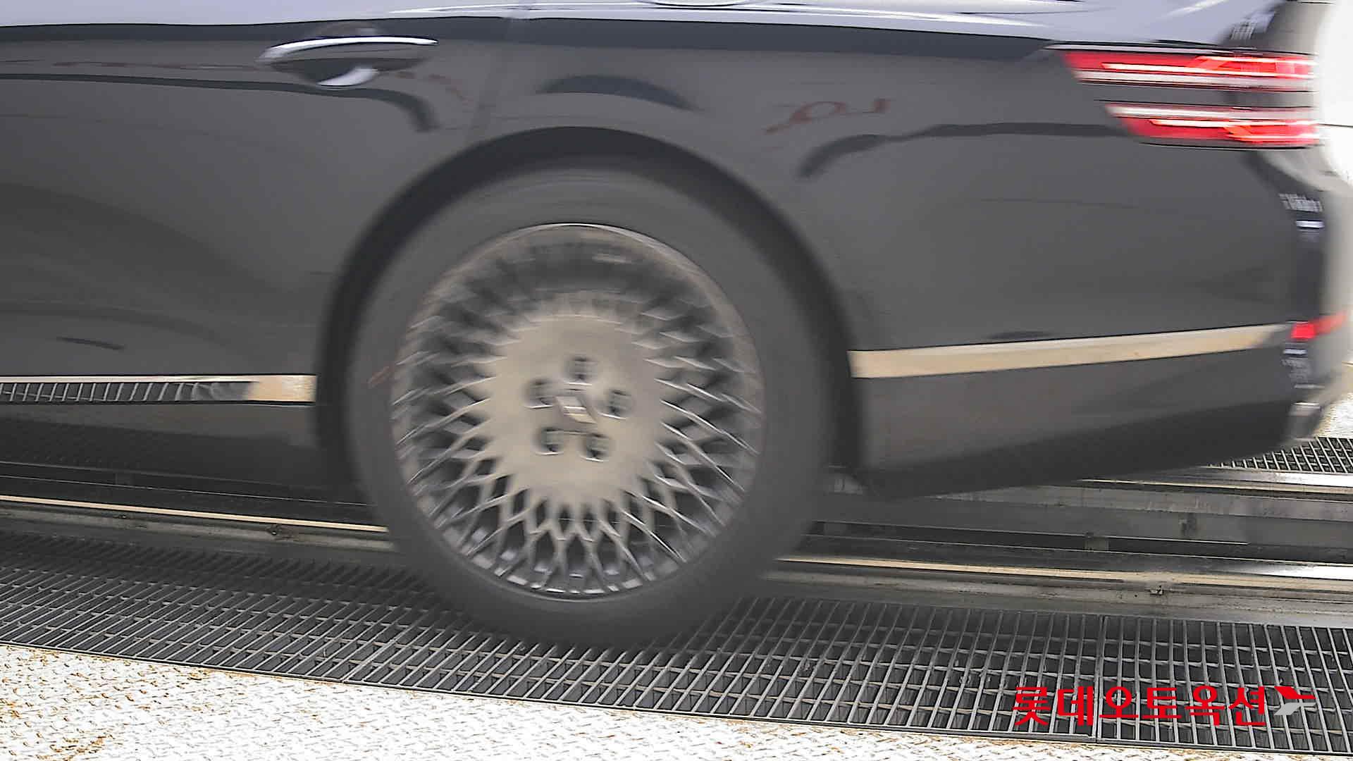 Genesis G80 - 26