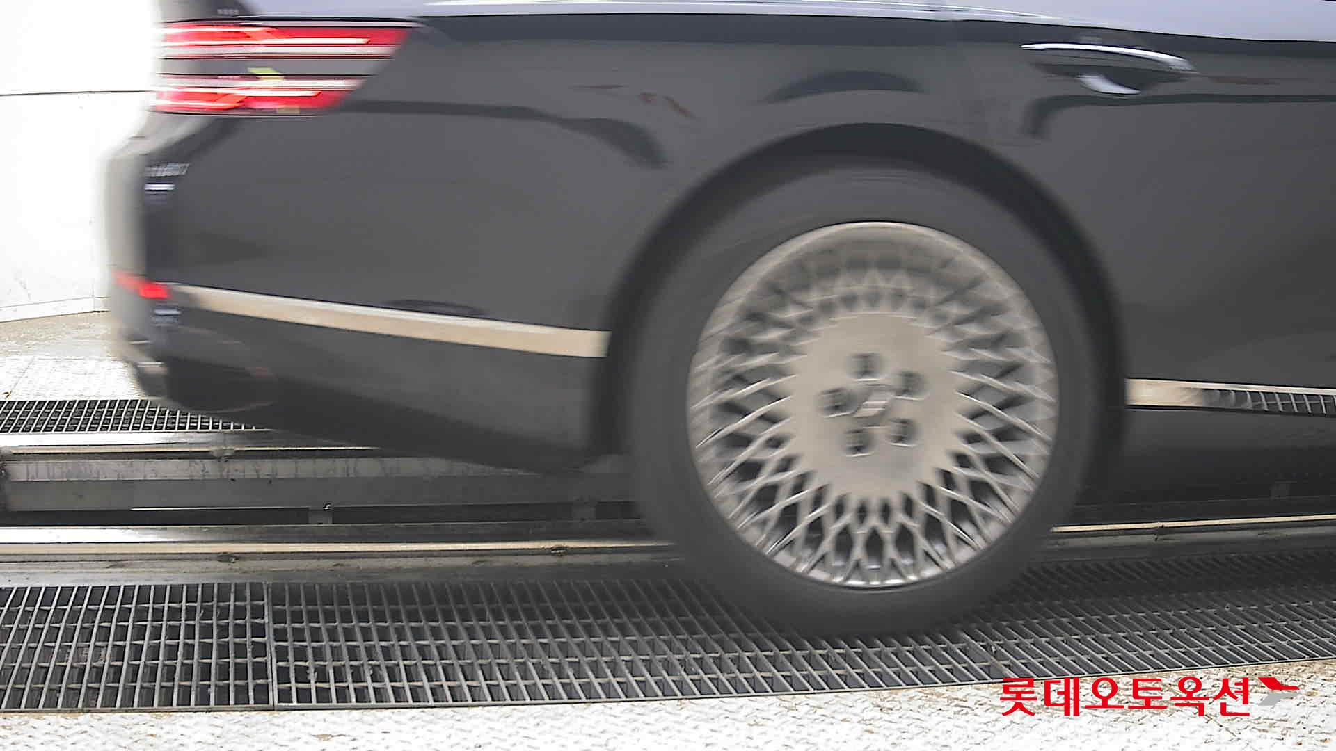 Genesis G80 - 28