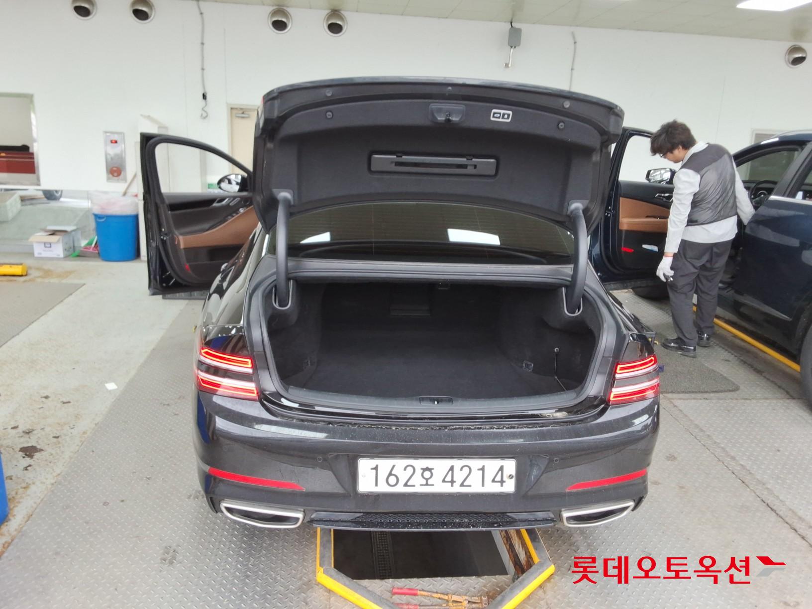 Genesis G80 - 9