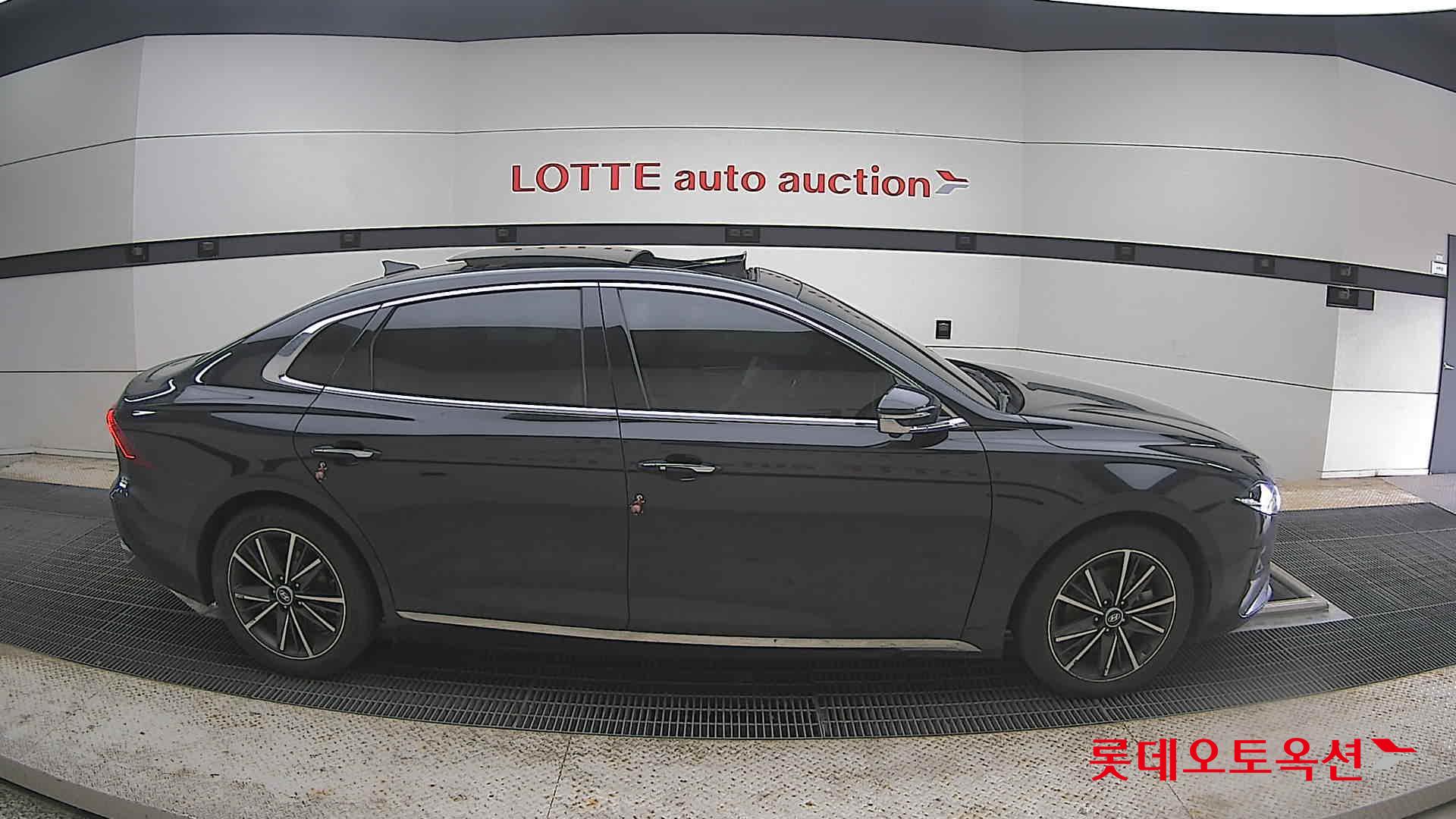 Hyundai Grandeur - 21